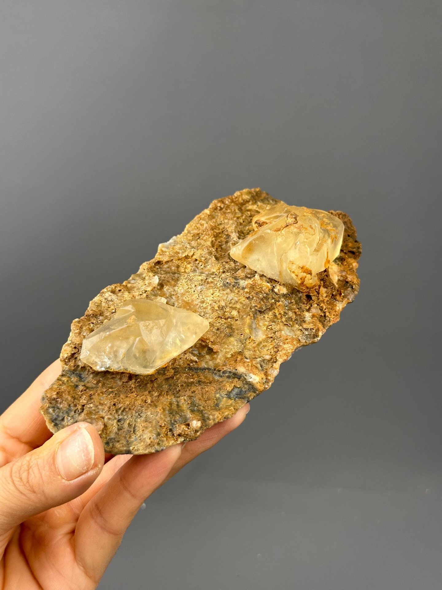 Twin calcite Hunan with ruler scale reference