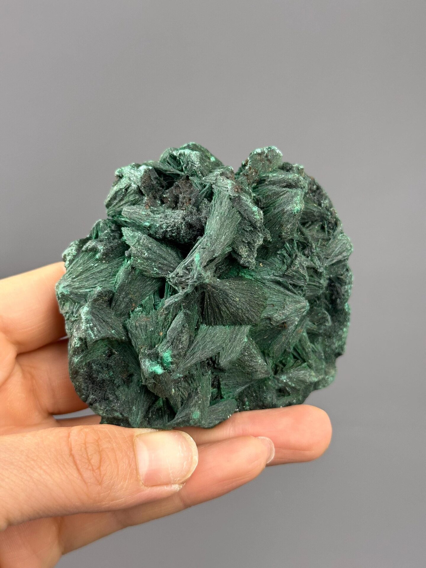 Unusual needle-form malachite from Guangdong