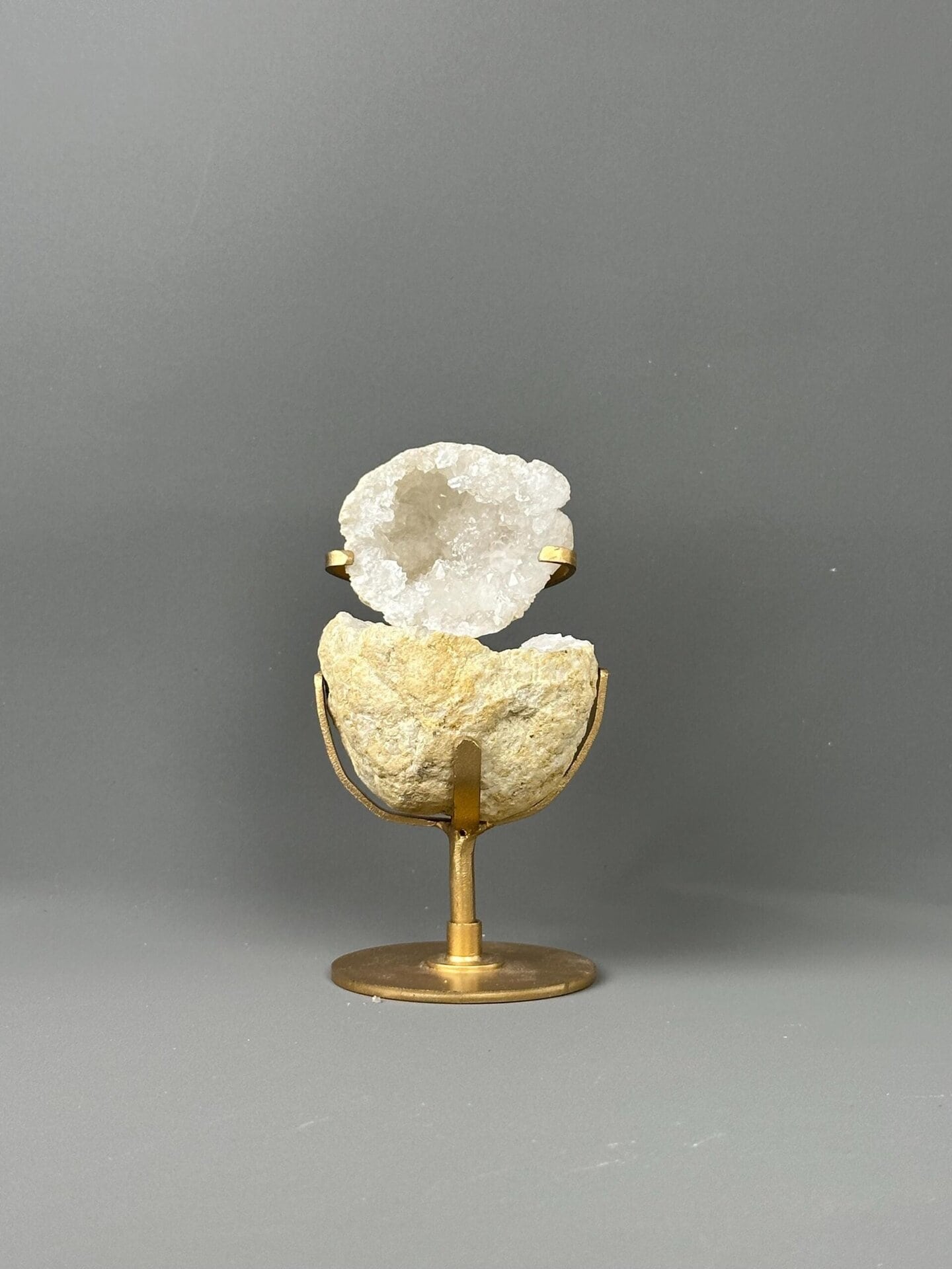 Druzy quartz crystal-lined cavity inside geode