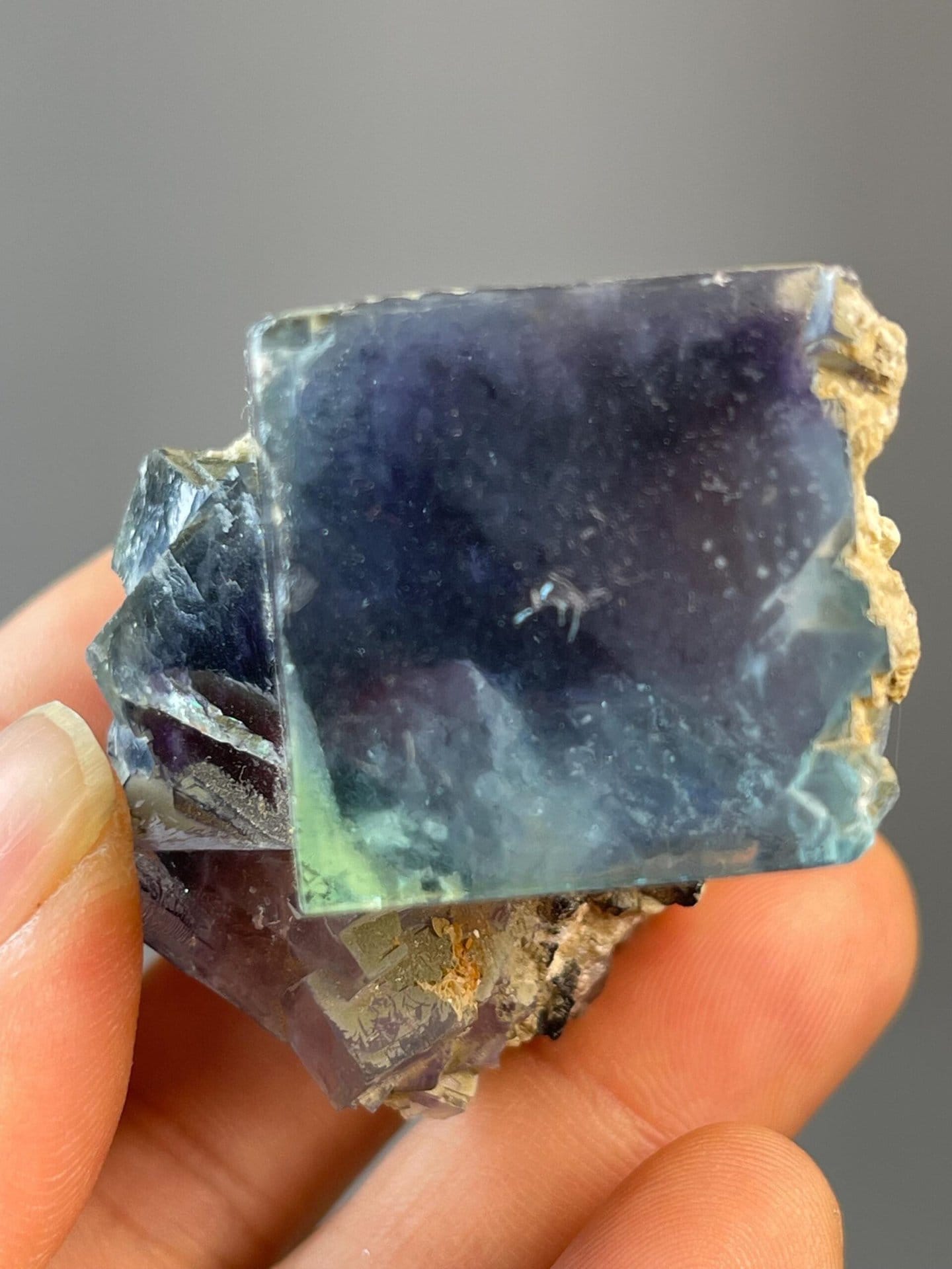 CaF₂ isometric blue fluorite with phantom inclusions, unpolished