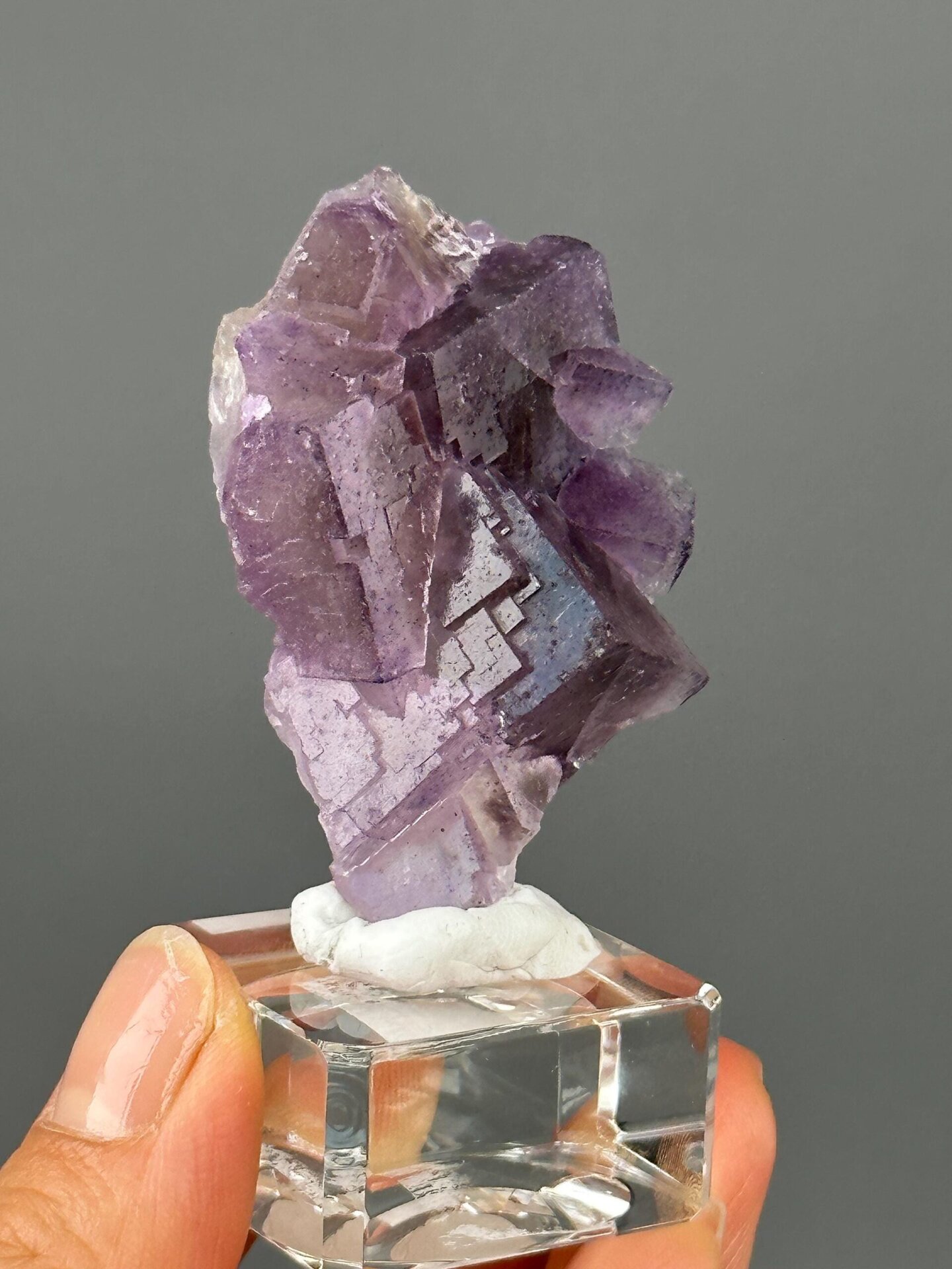 Purple twin fluorite with phantom Yaogangxian front view
