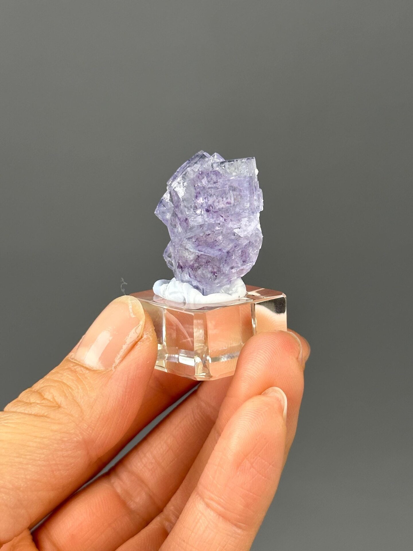 Purple fluorite color zoning bands detail