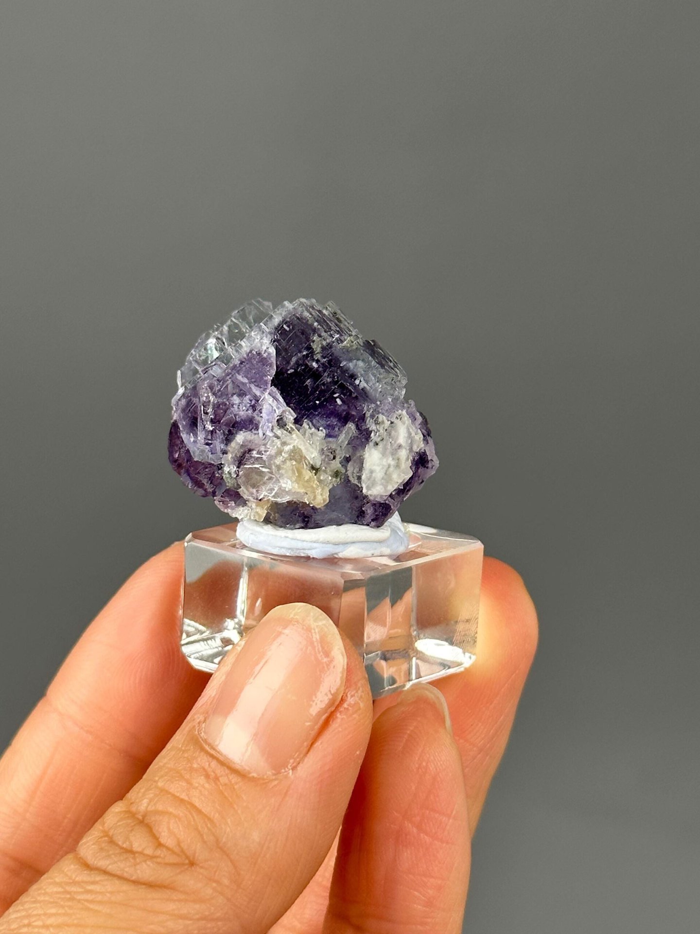 Purple fluorite quartz side profile Yaogangxian