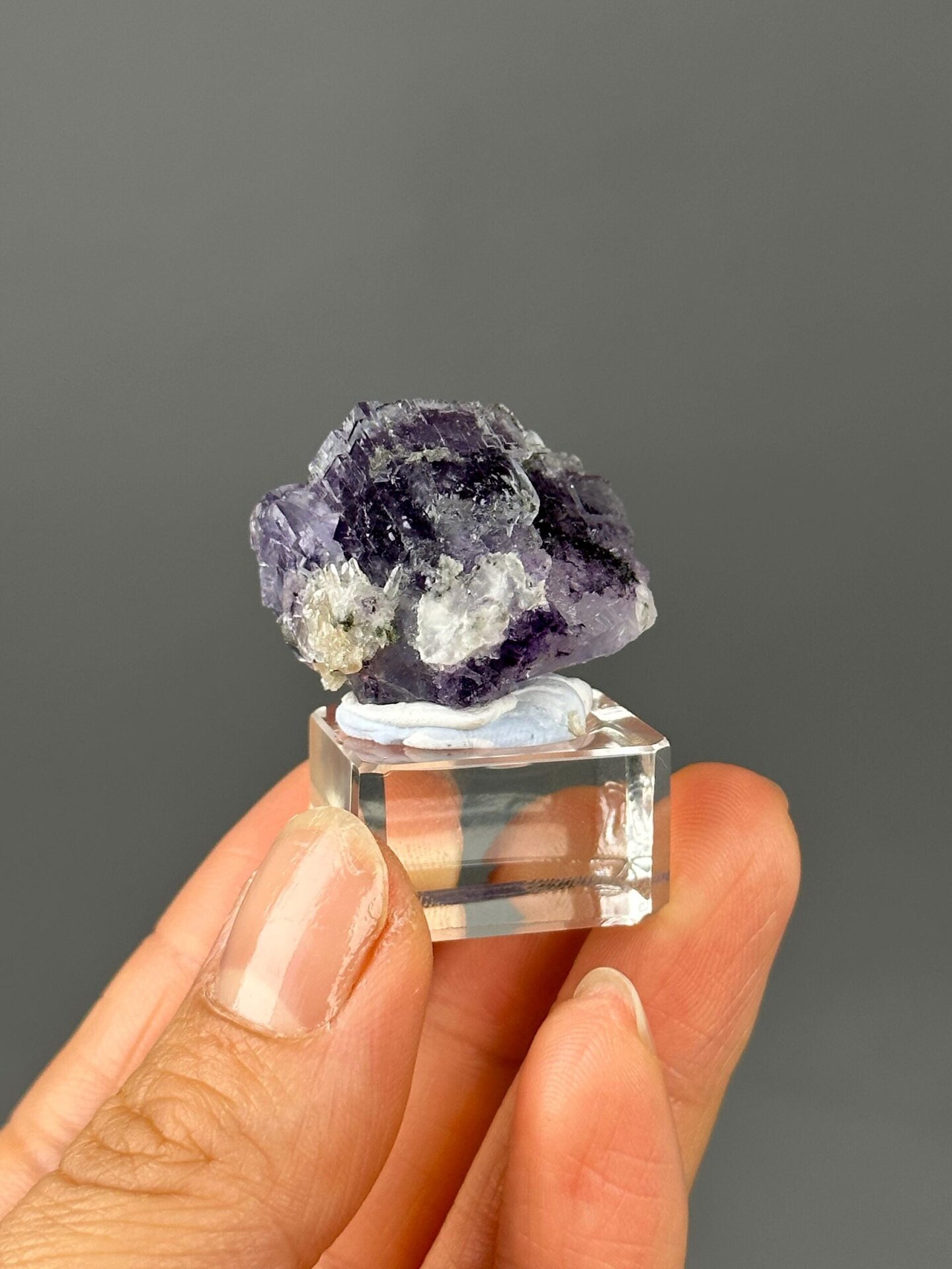 Deep purple fluorite Yaogangxian scale reference