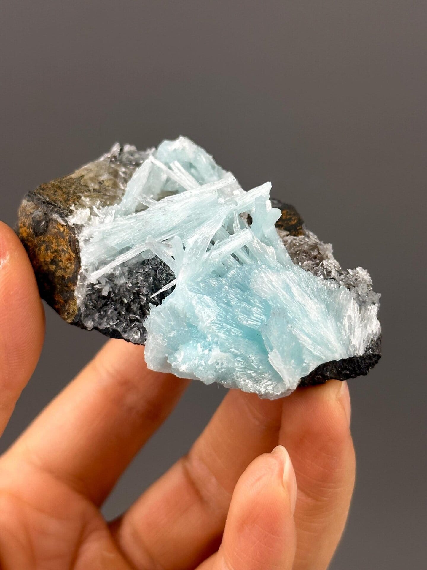 Hemimorphite host rock matrix base