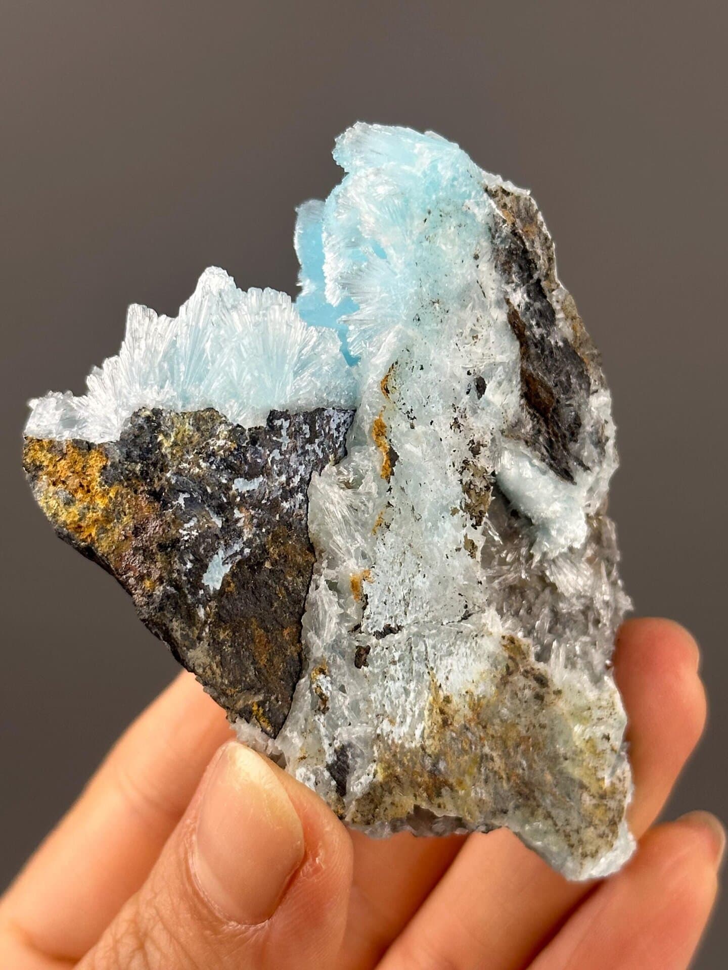 Vitreous luster on blue hemimorphite crystal faces