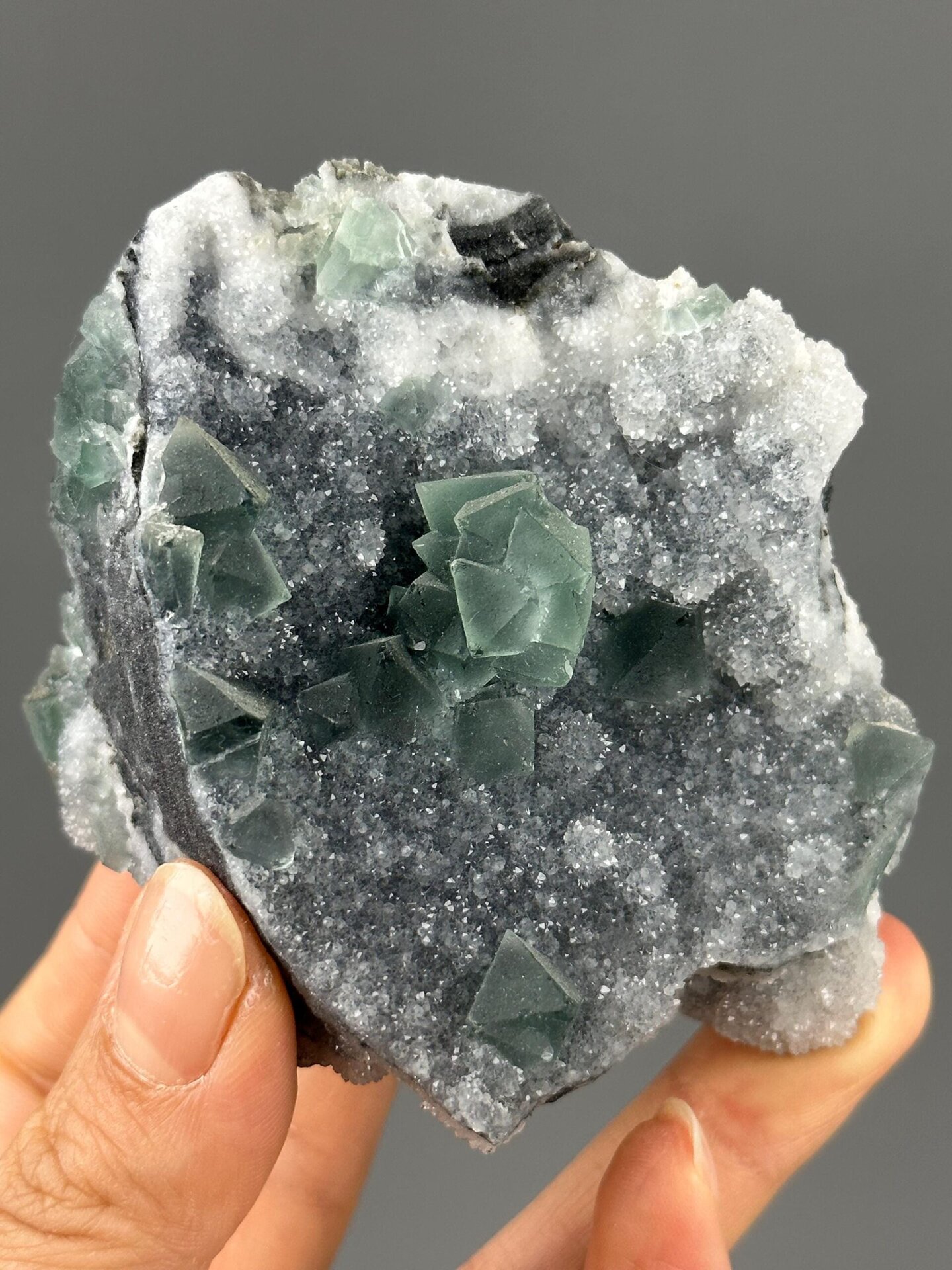 Green fluorite quartz coating side profile