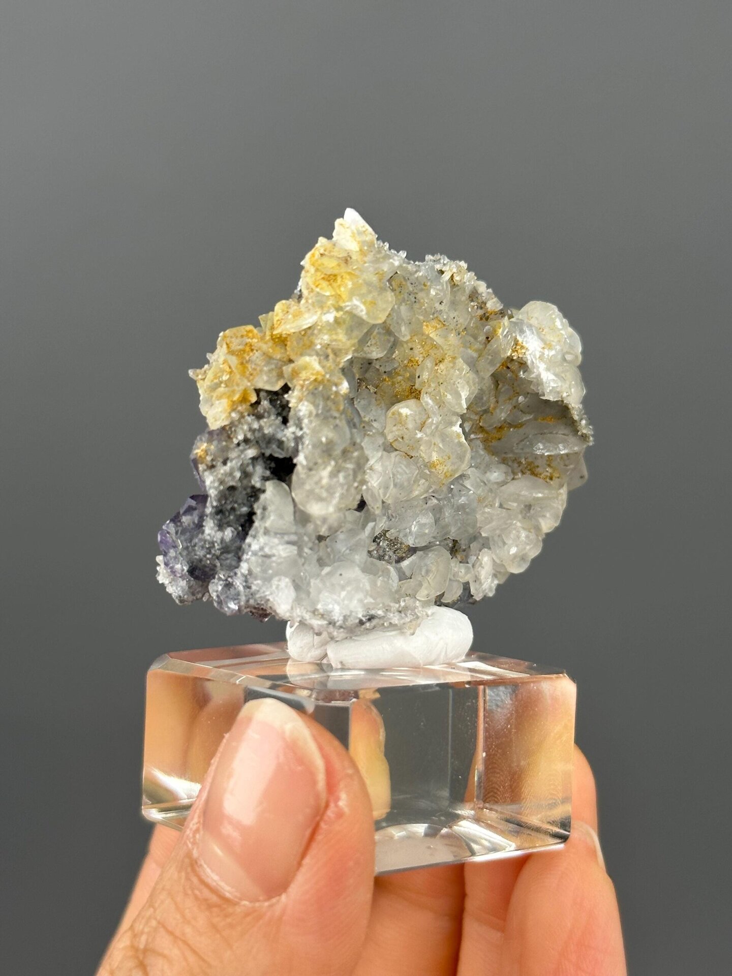 Top view showing fluorite quartz and calcite arrangement