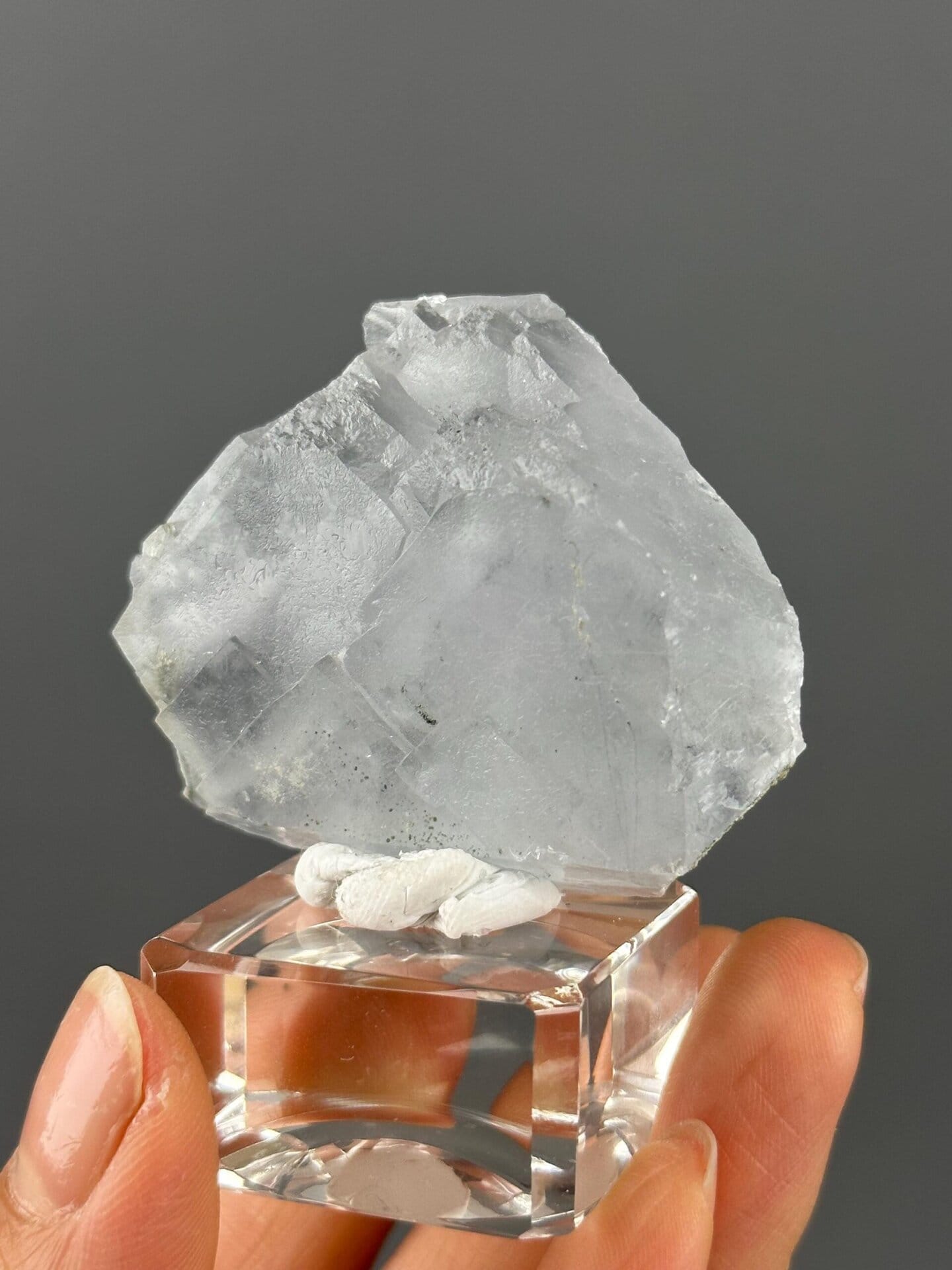 Scale reference of white fluorite blue phantom from Hunan