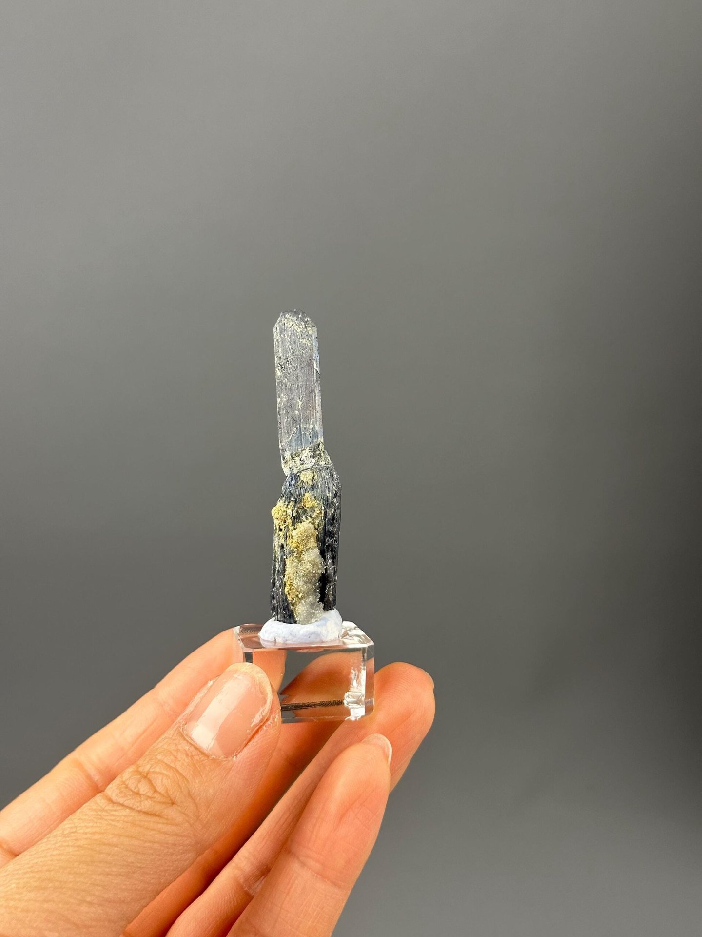 Stibnite prismatic blade crystal faces