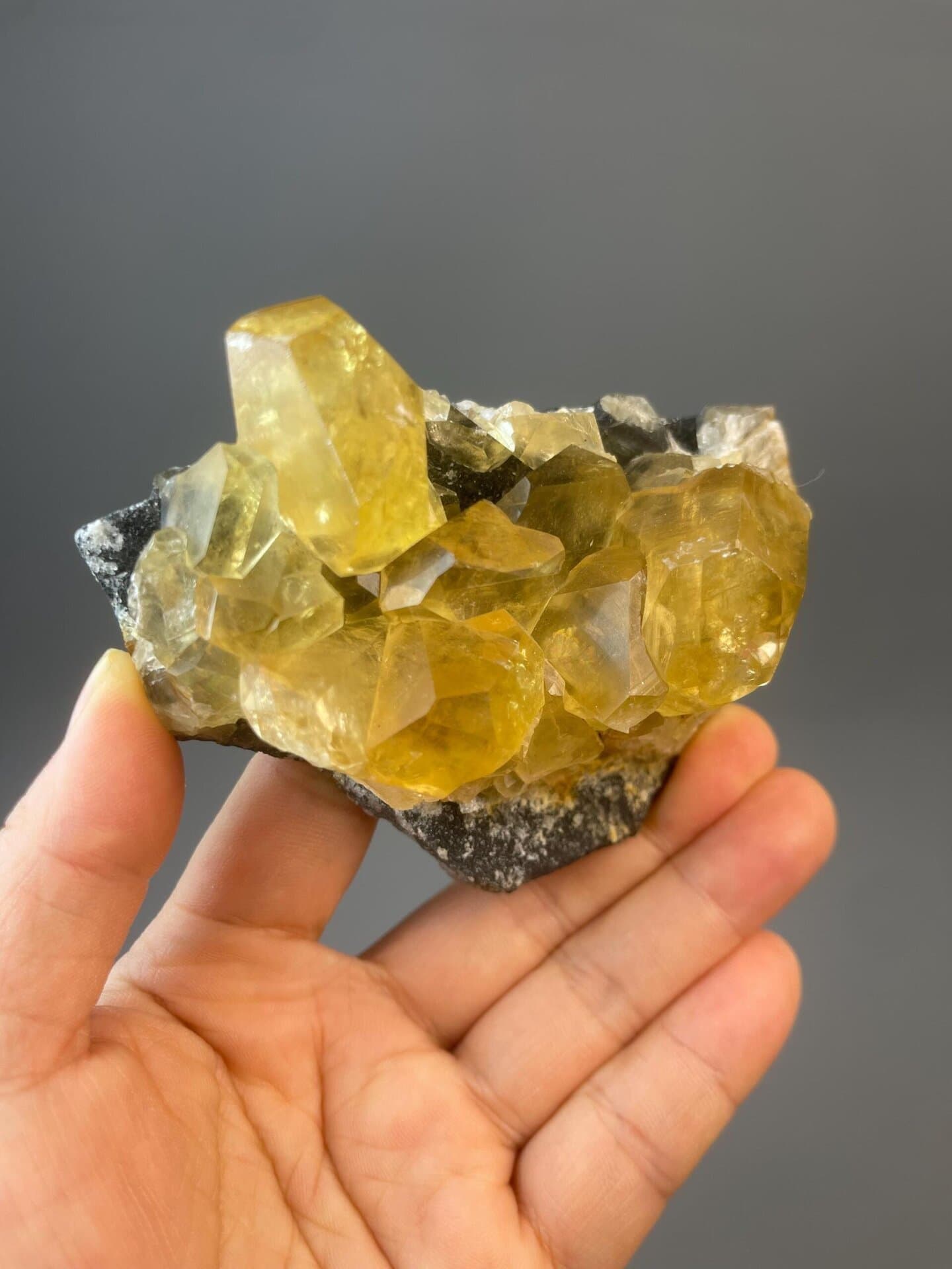 CaCO₃ trigonal calcite with rare yellow coloration, Hunan
