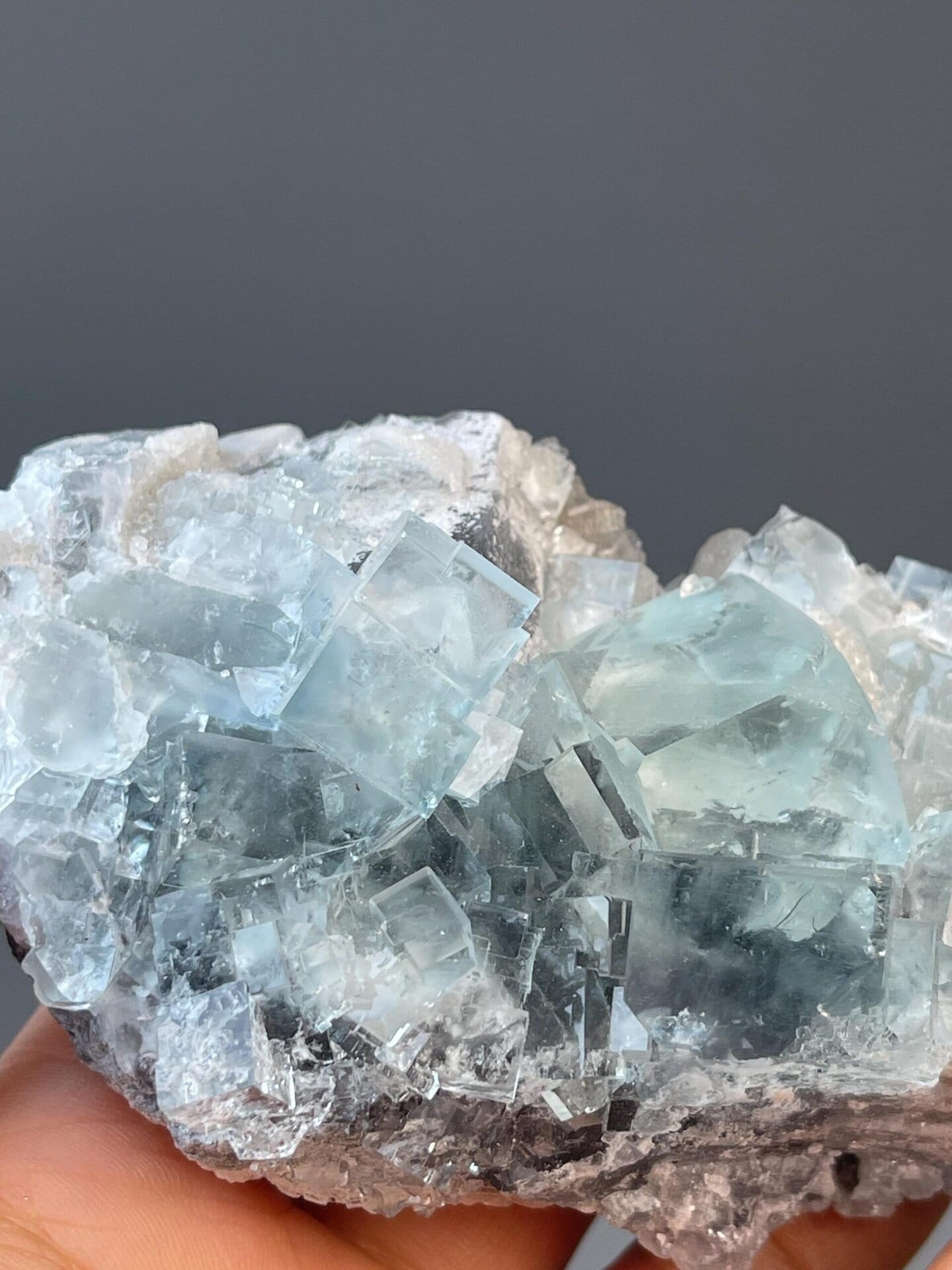 CaF₂ isometric blue fluorite large translucent cubic crystal