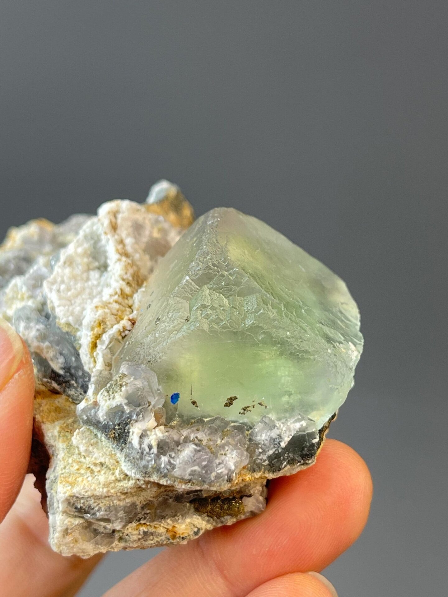 Xianghualing Mine green fluorite cube with bold color