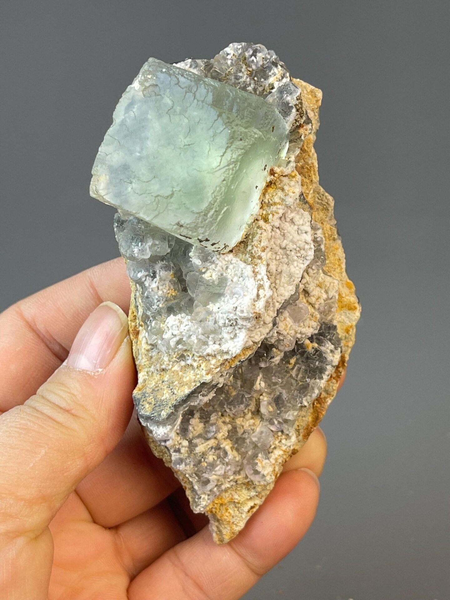 CaF₂ isometric green fluorite single large cubic crystal