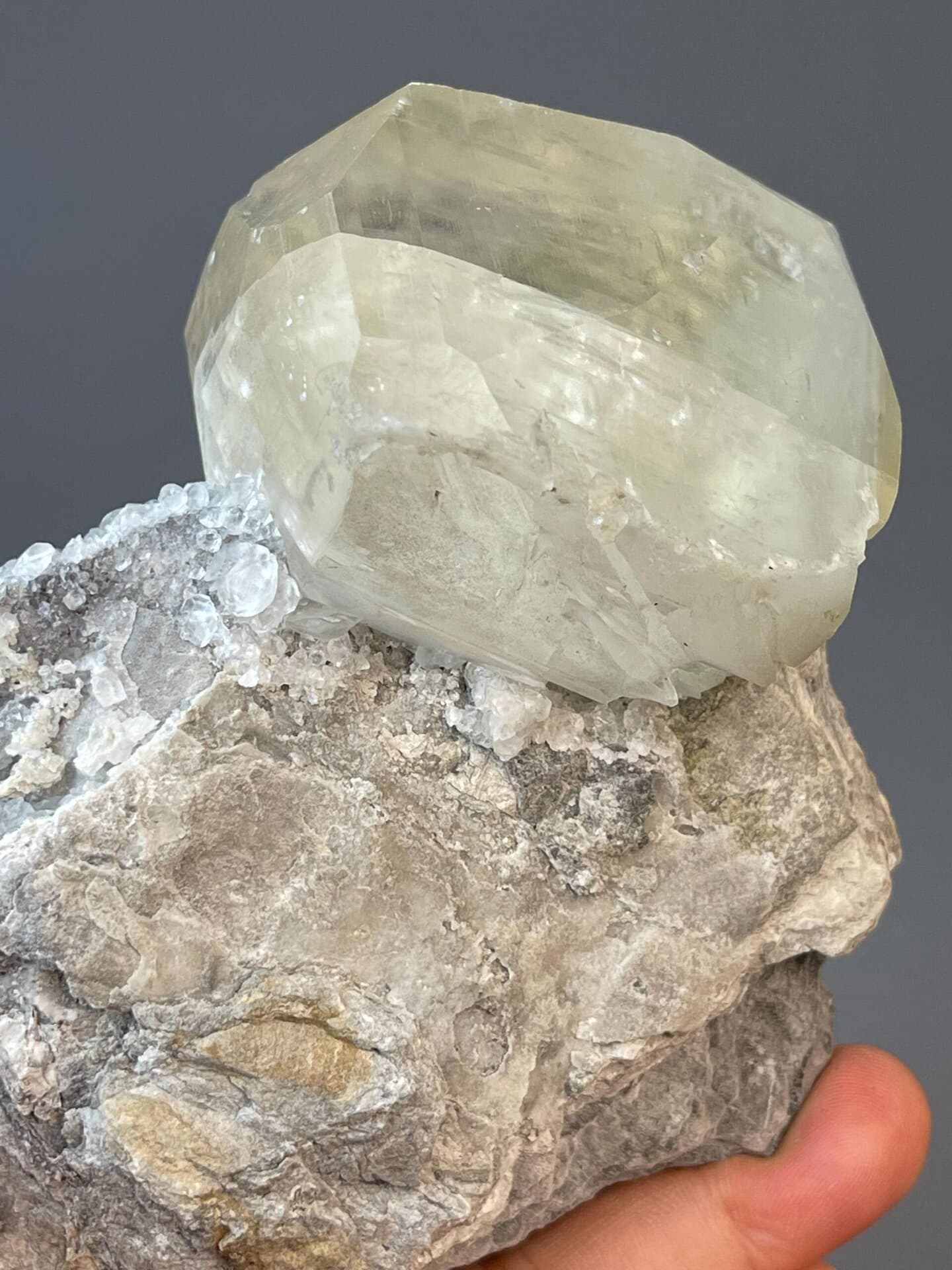 Yellow calcite sphere, 14.82 oz, vitreous luster