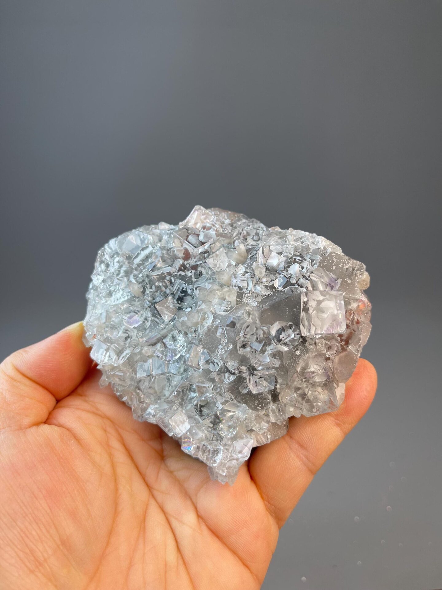 CaF₂ isometric fluorite with near-transparent cubic crystals
