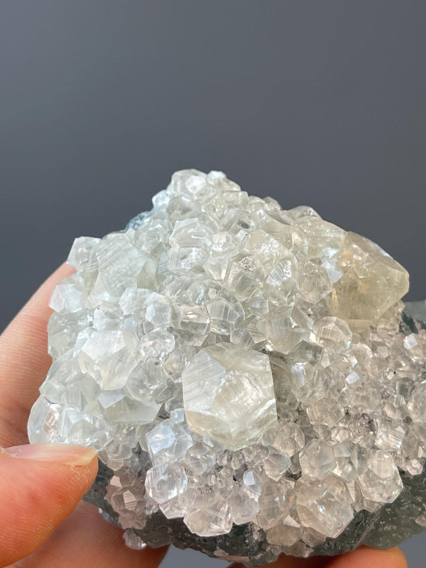 Green fluorite and calcite formation, 10.05 oz, vitreous luster
