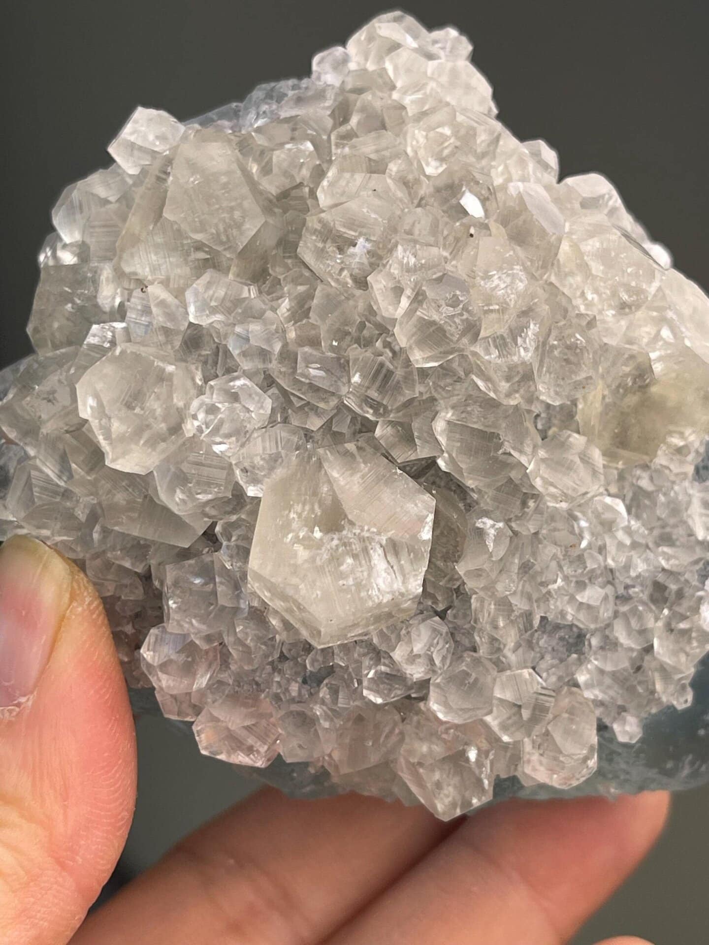 Green fluorite and calcite with flower-like crystal arrangement