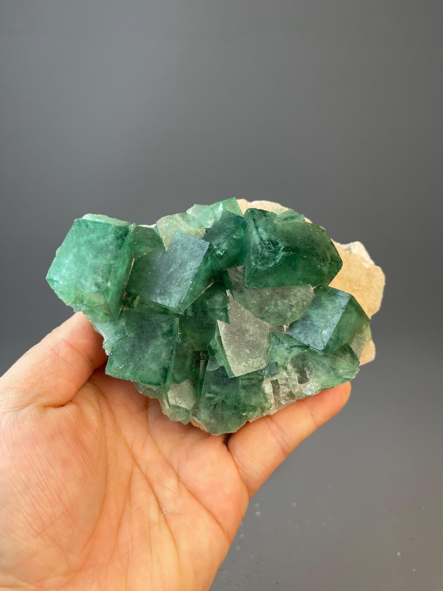 CaF₂ isometric green fluorite from Madagascar with UV fluorescence