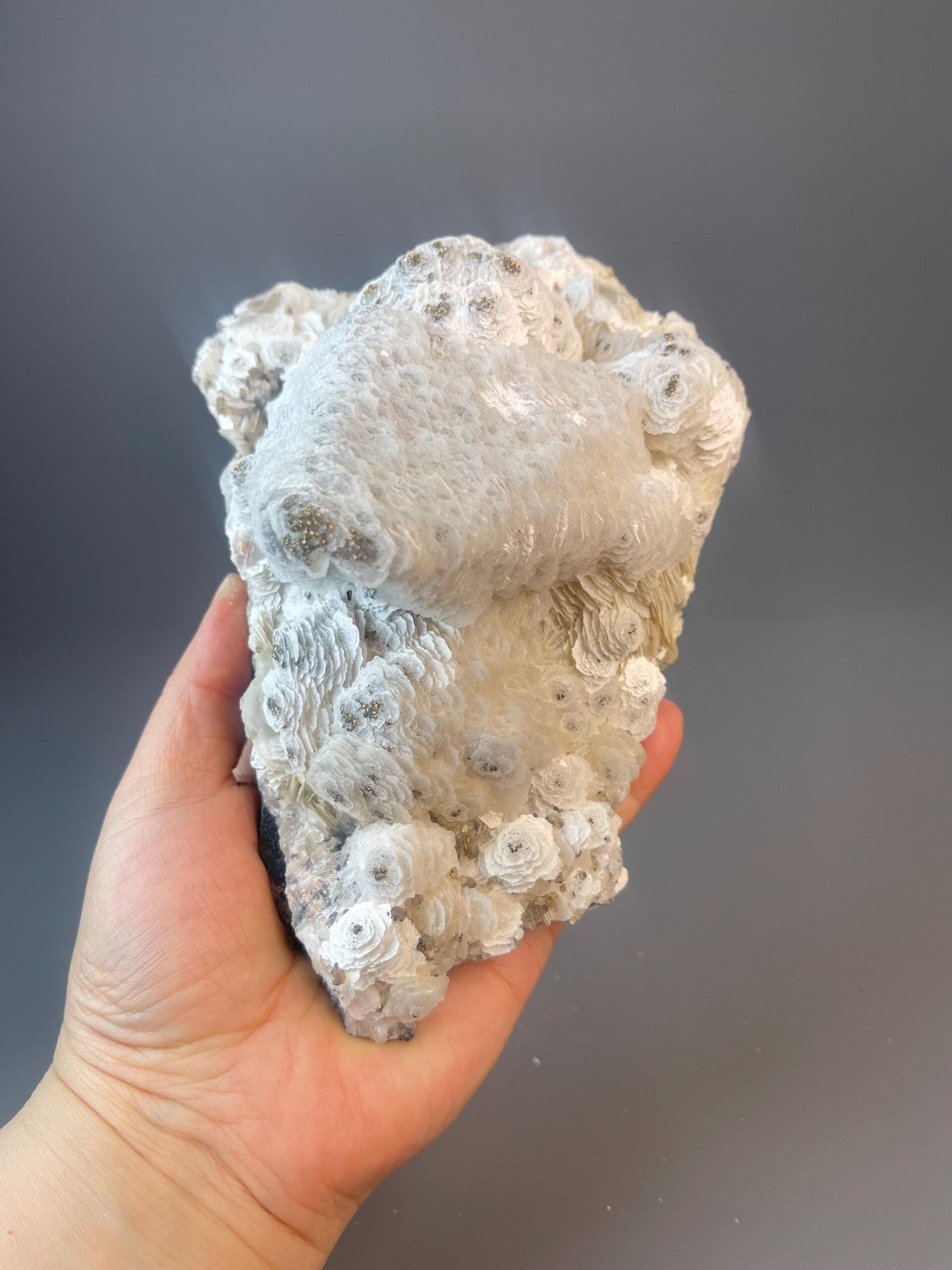 Petal calcite cluster measuring 7.0×4.5×3.0 inches