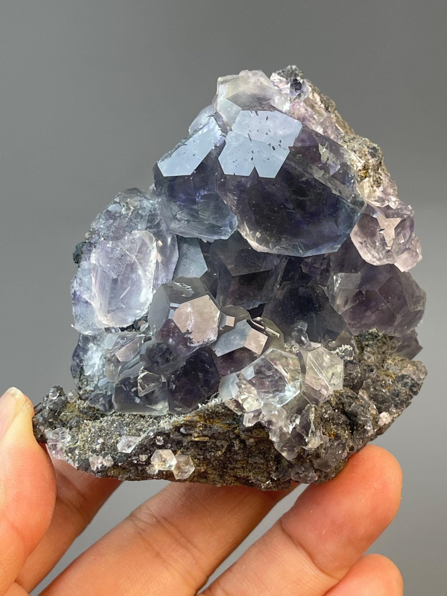 CaF₂ isometric tanzan fluorite with window clarity and phantom