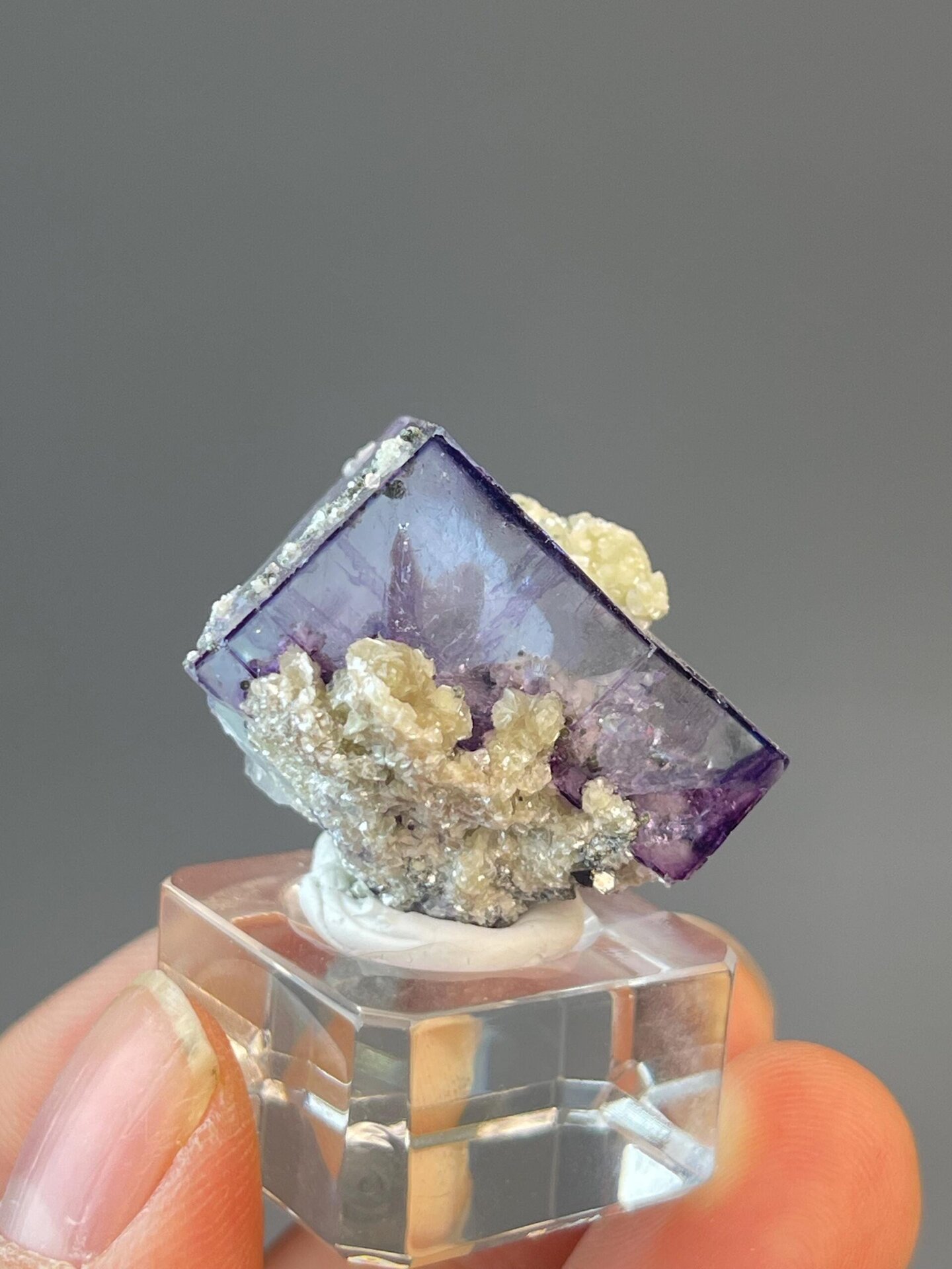 Phantom fluorite measuring 1.0×1.0×0.8 inches