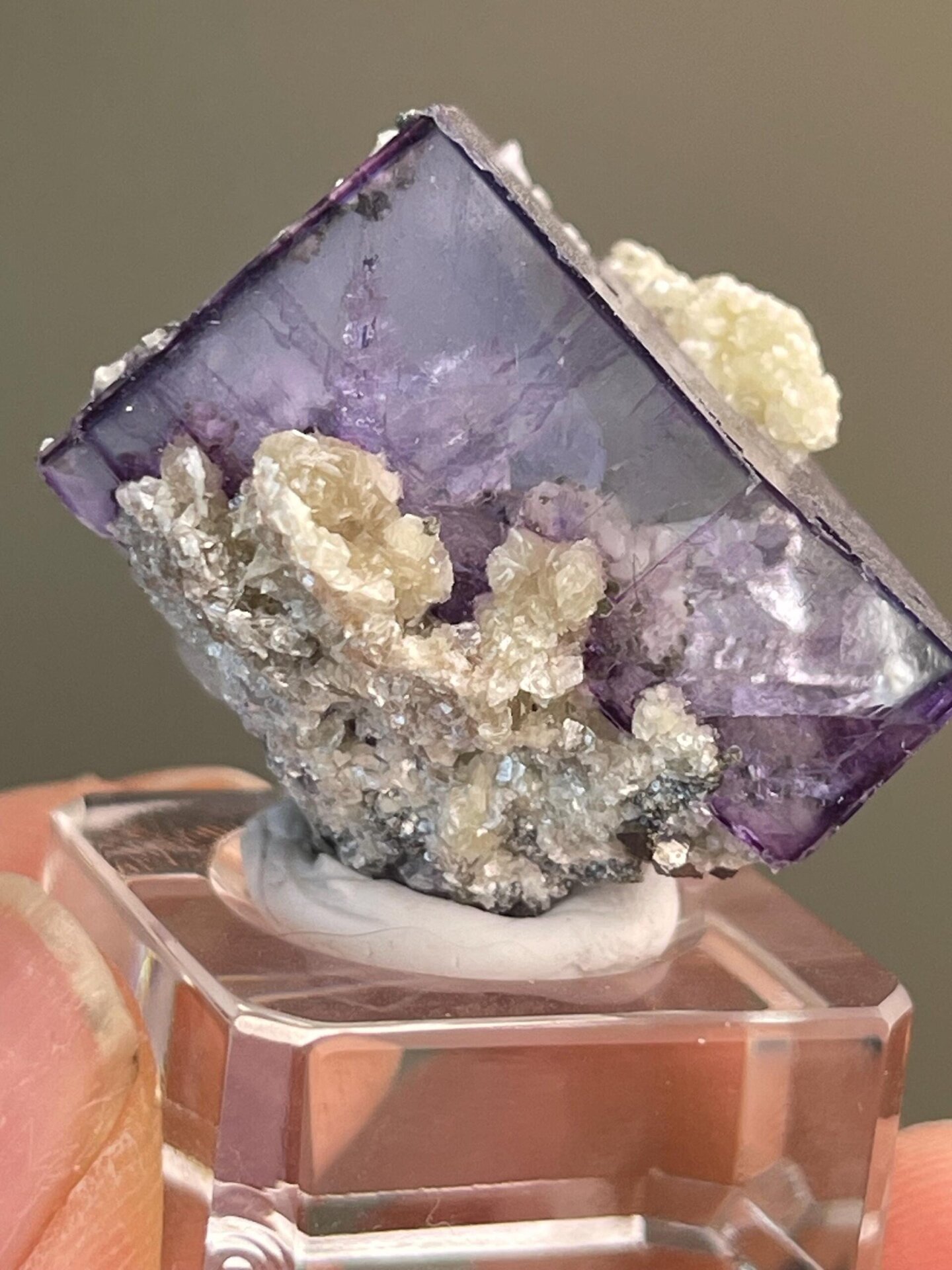 Small purple fluorite cube with phantom zone, Yaogangxian