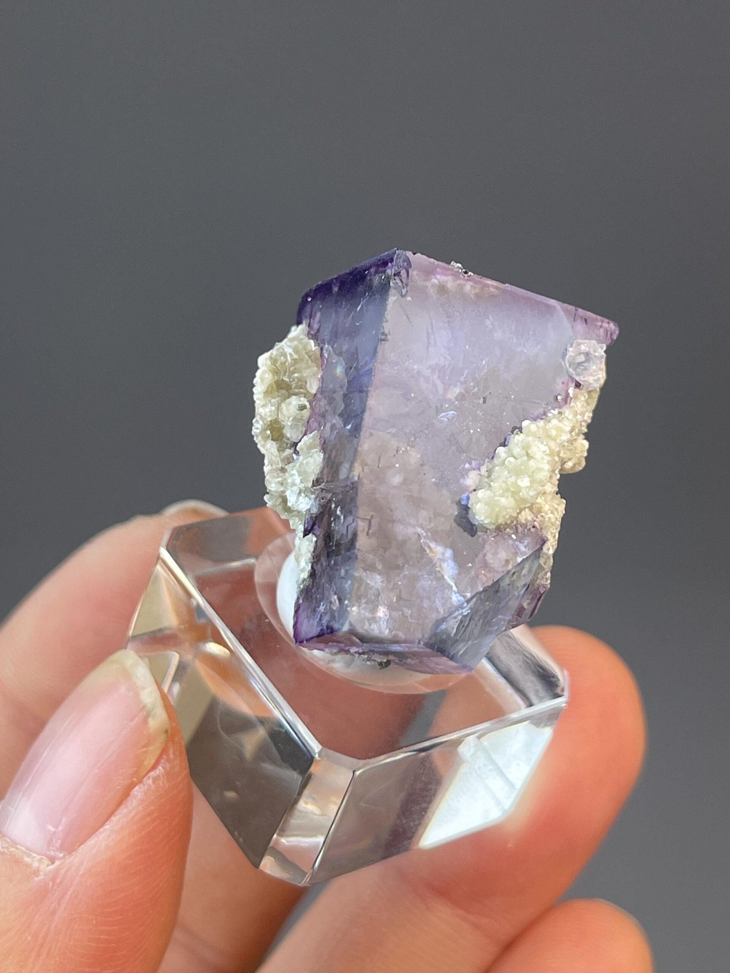 Phantom fluorite with transparent face showing internal structure