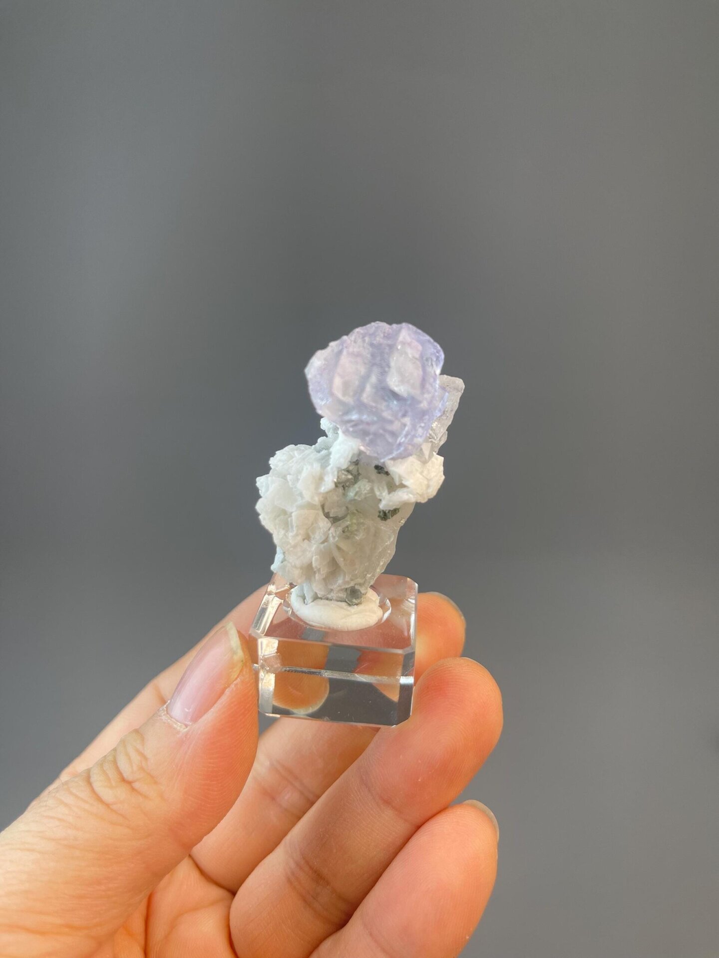 Collector blue rose fluorite with quartz from Yaogangxian mine