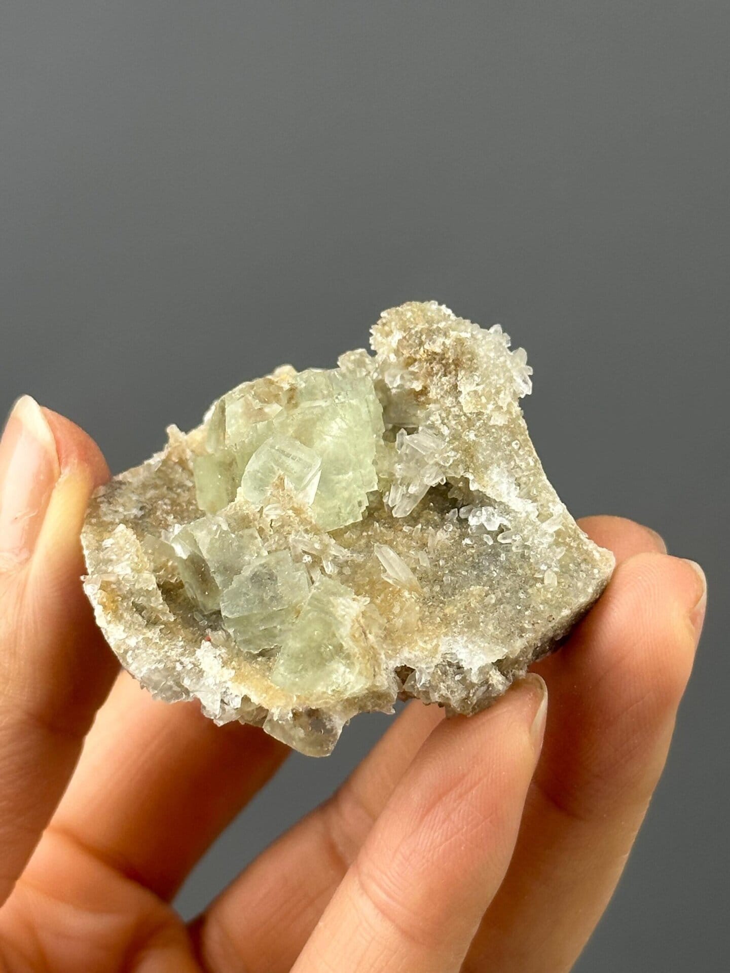 CaF₂ fluorite on SiO₂ quartz, cubic, Mohs 4, Xianghualing, 1.94 oz