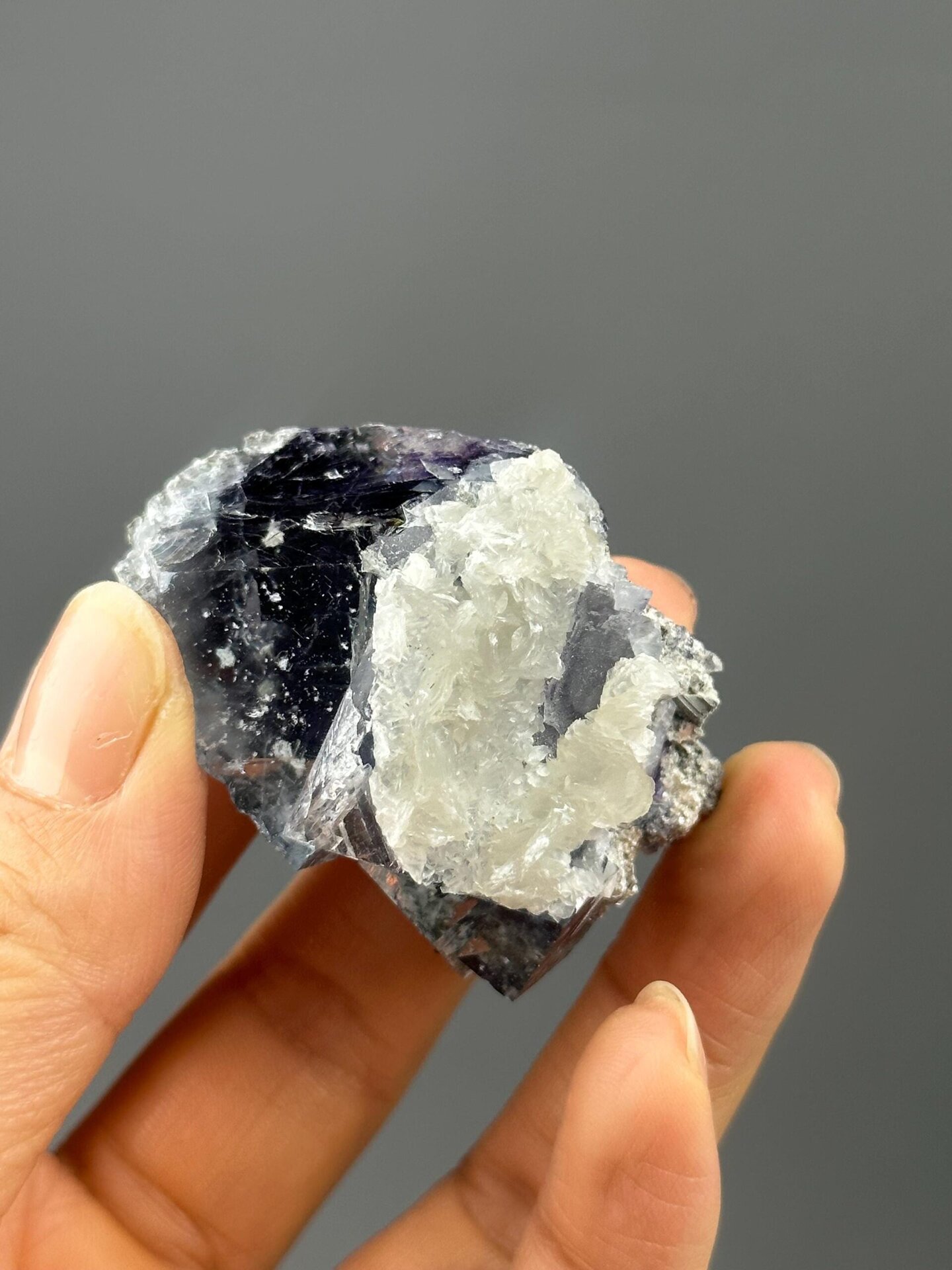 Side view of fluorite-calcite specimen, 1.9×1.2×1 in, Yaogangxian