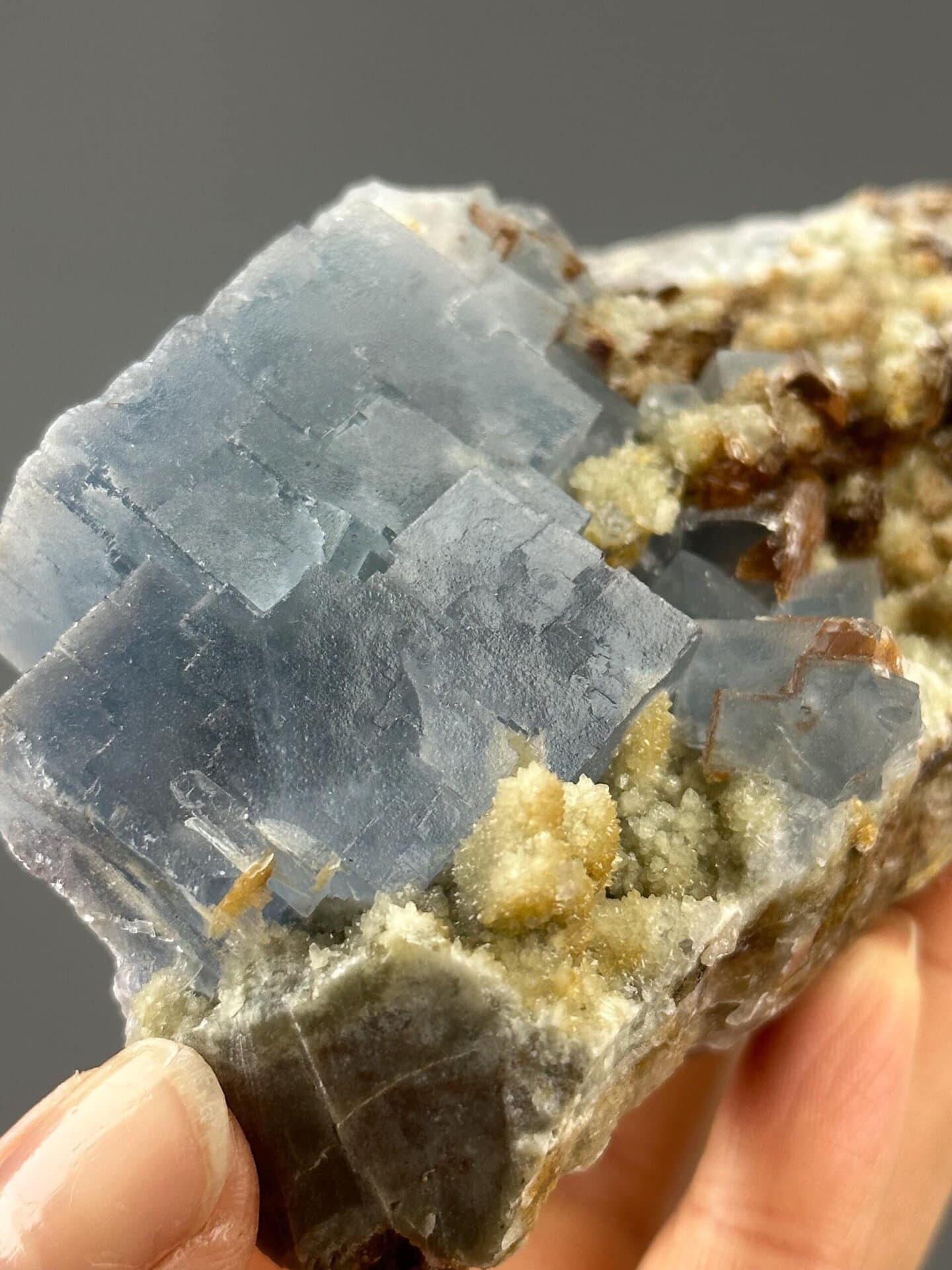 CaF₂ cubic fluorite on dolomite, Mohs 4, Yaogangxian, 560 g (19.75 oz)