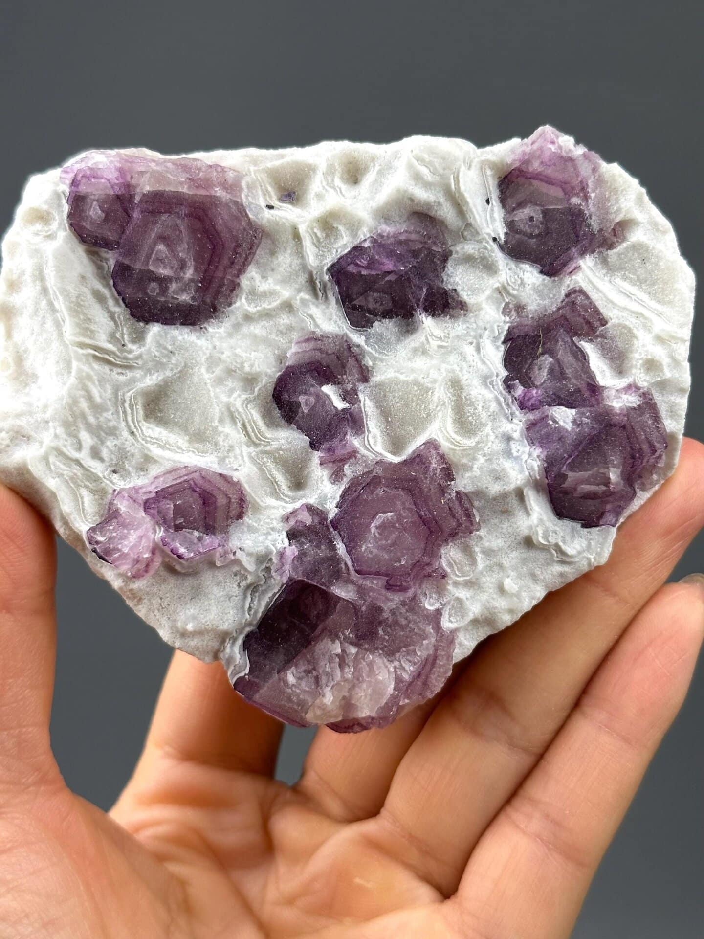 Side view of lollipop fluorite, 3.7×1.4×3 in, Zhejiang