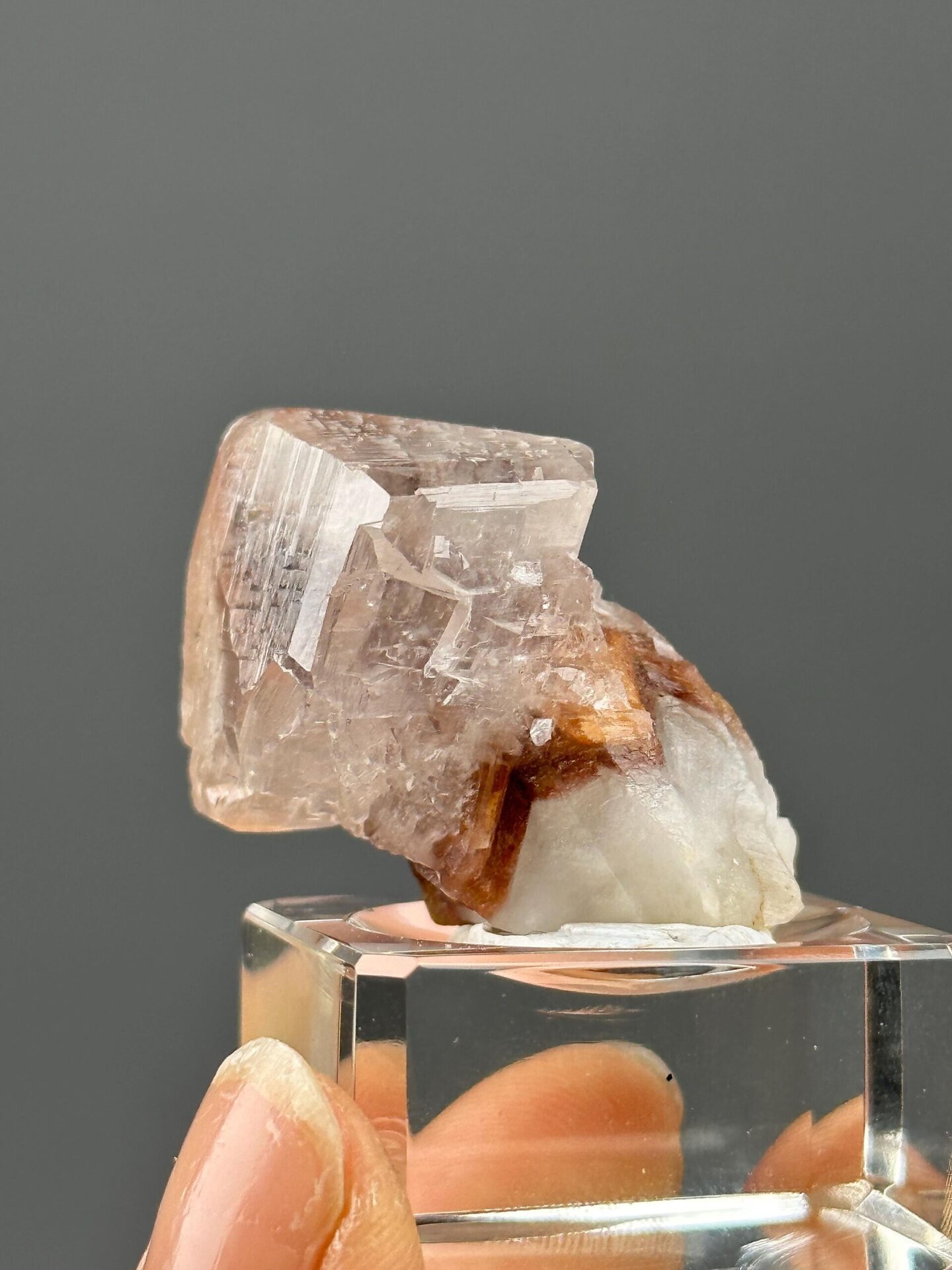 Detail of hematite inclusion pattern in translucent calcite