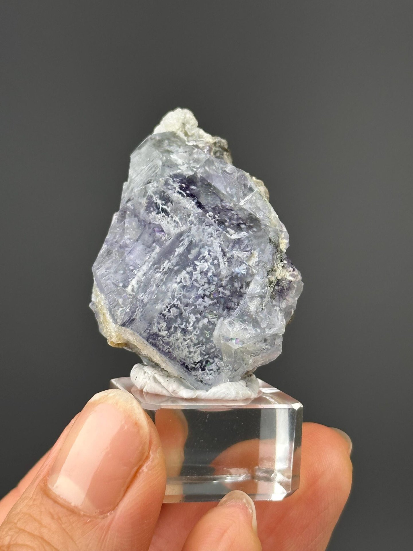 Top view of phantom fluorite showing band structure