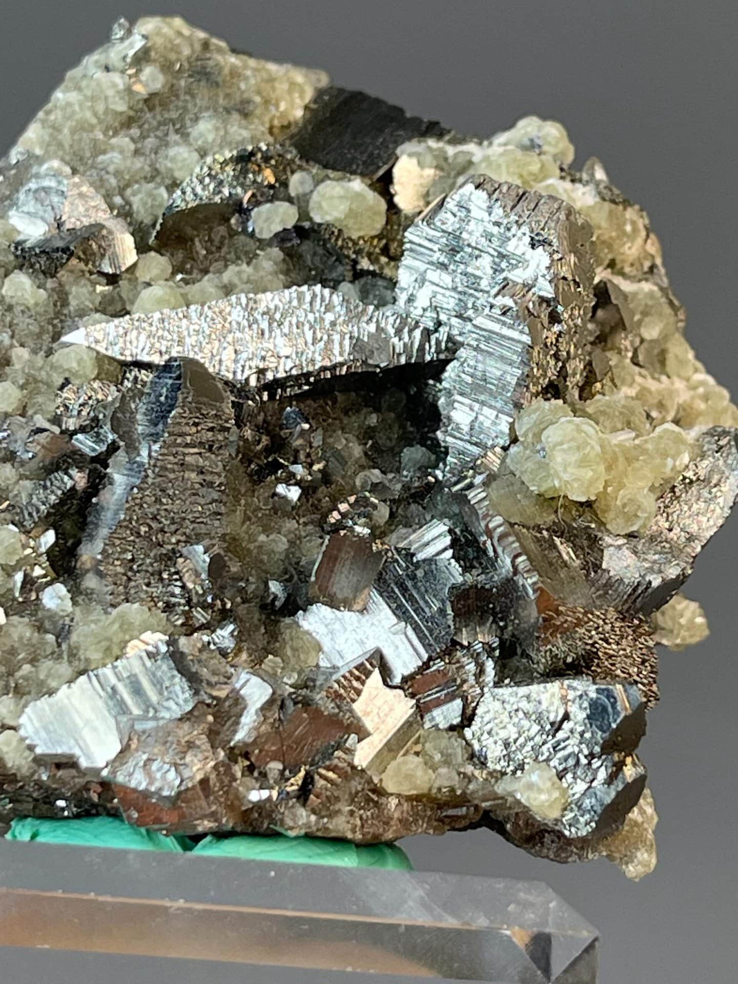 Hunan chalcopyrite and pyrite cluster with metallic luster