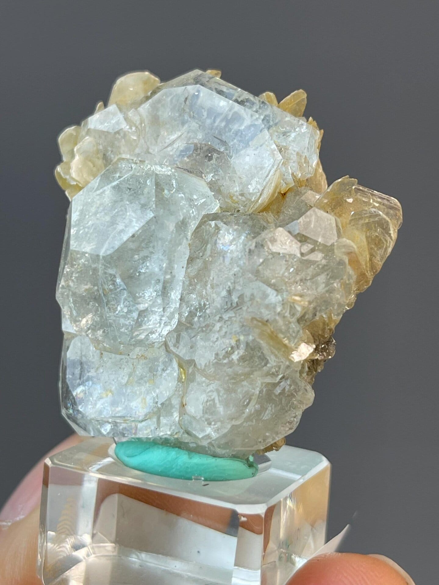Aquamarine specimen, Xuebaoding, China