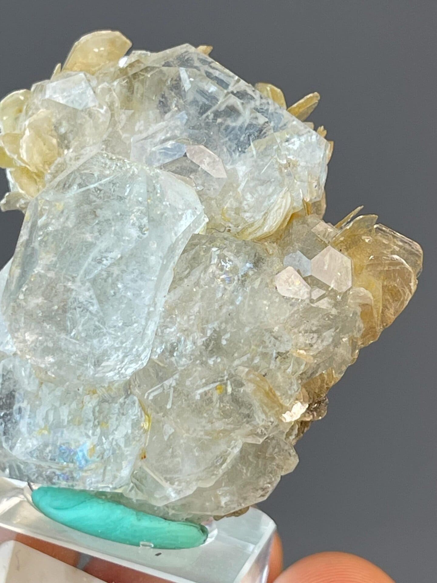 Aquamarine specimen, Xuebaoding, China