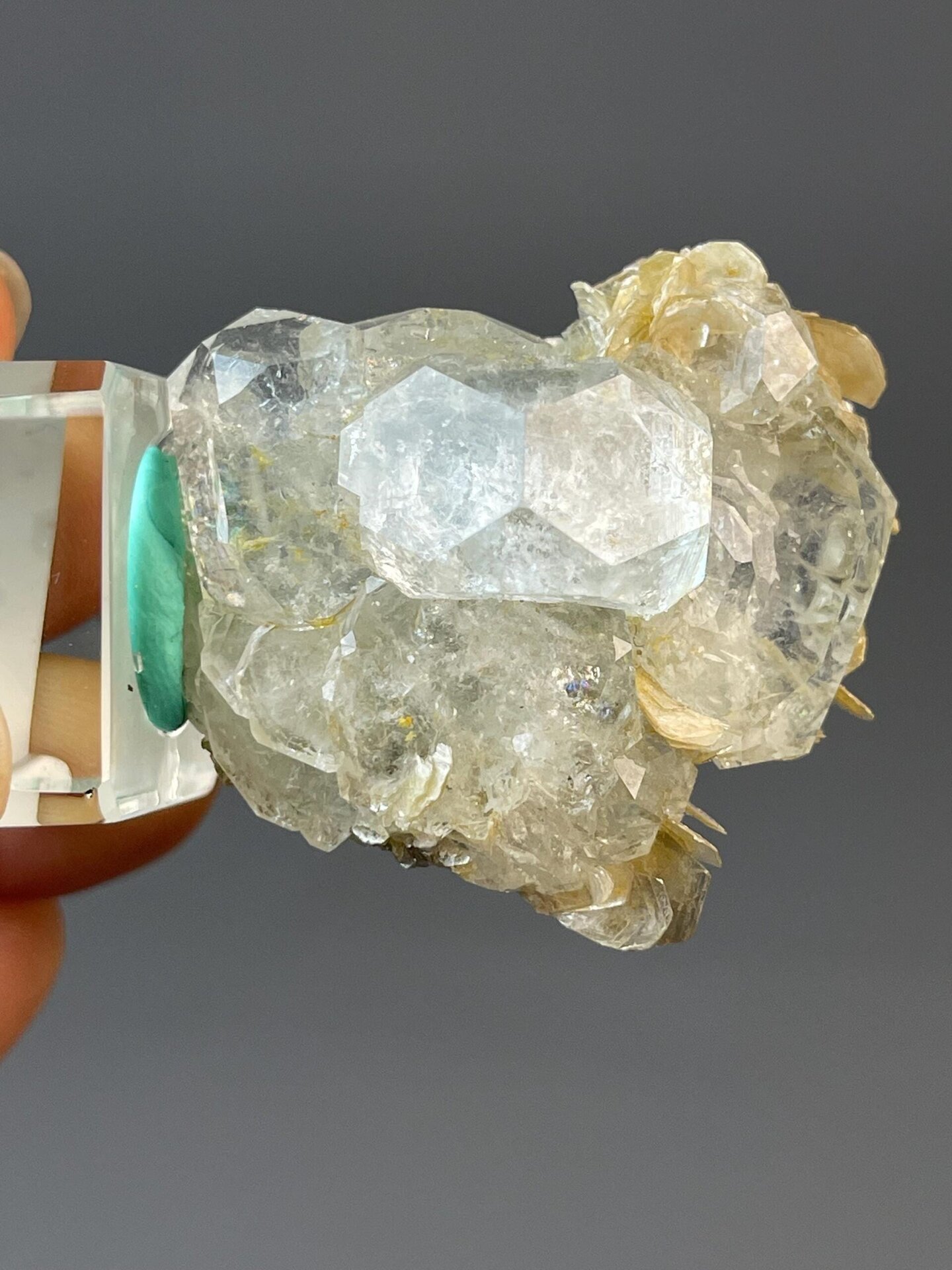 Aquamarine specimen, Xuebaoding, China