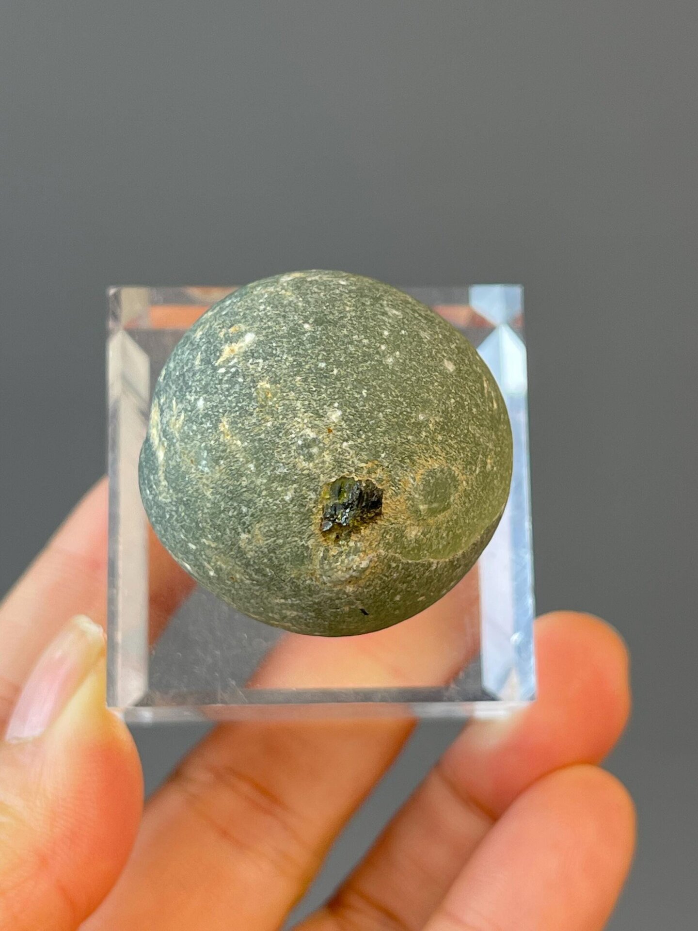 Grape-like prehnite aggregate surface detail
