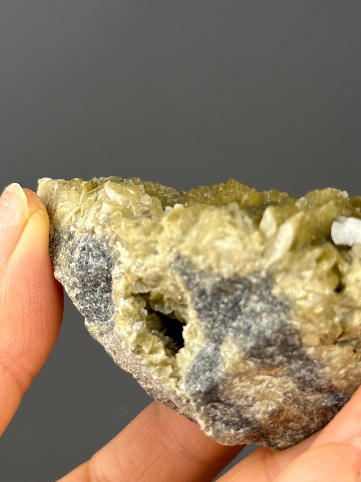 Top view of siderite crystals on carbonate matrix