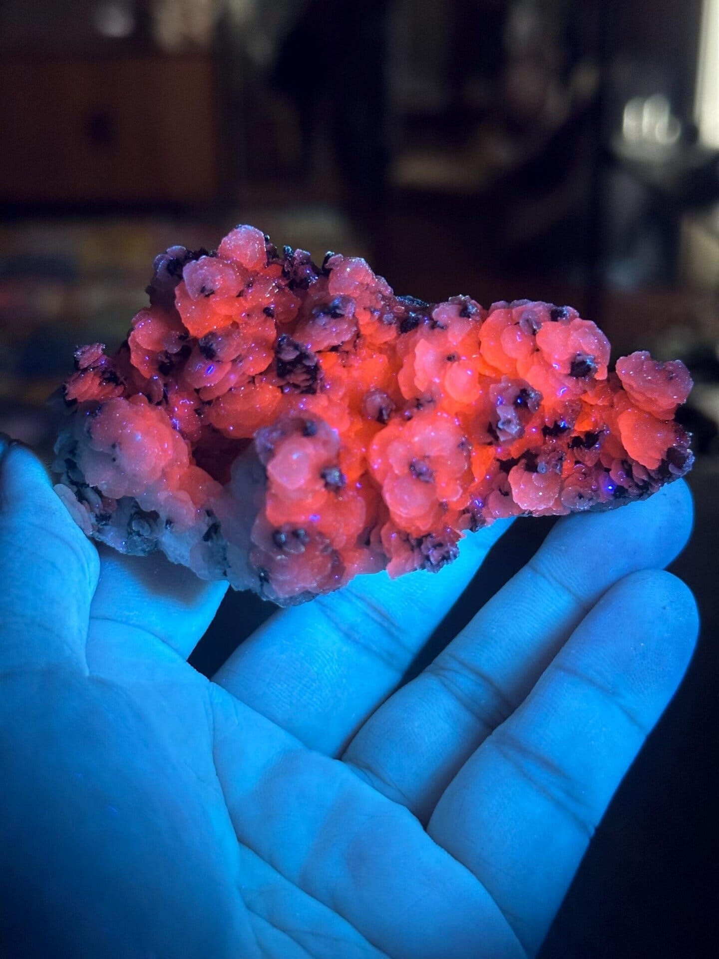 Angled view of calcite with screw-growth green quartz