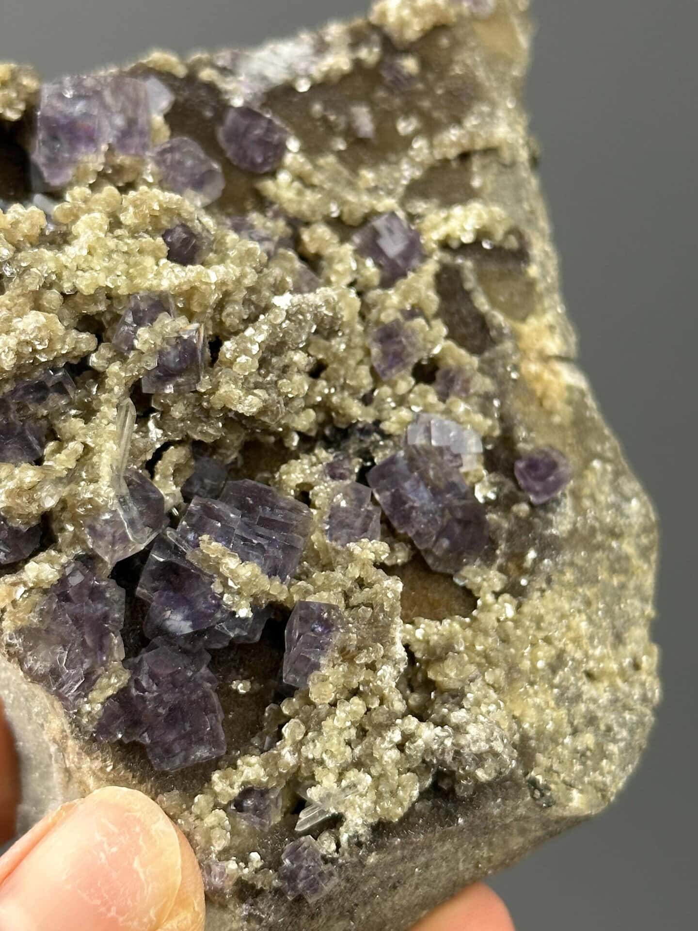 Purple phantom fluorite Yaogangxian scale reference