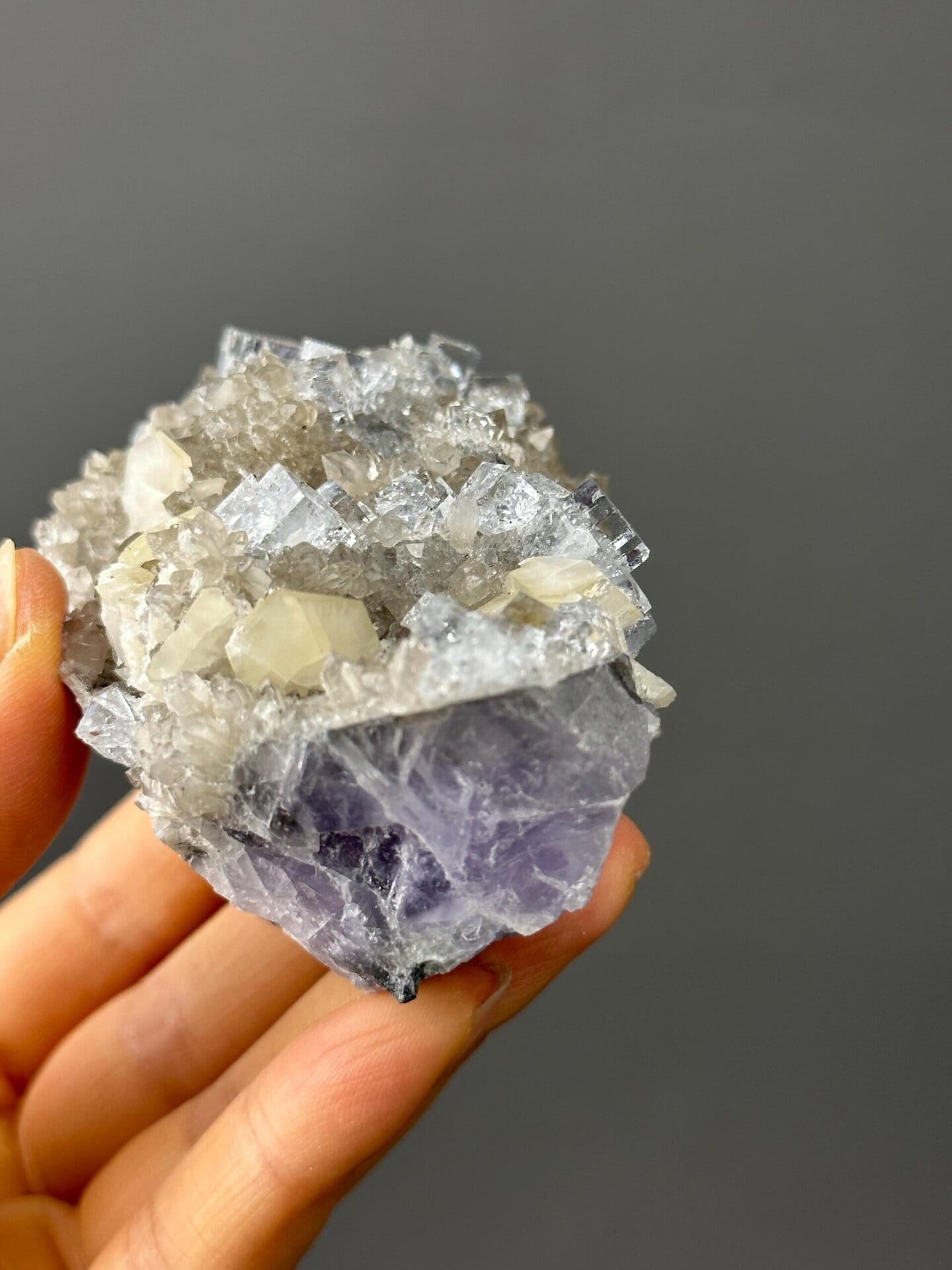Full view of sky-blue fluorite Hunan specimen