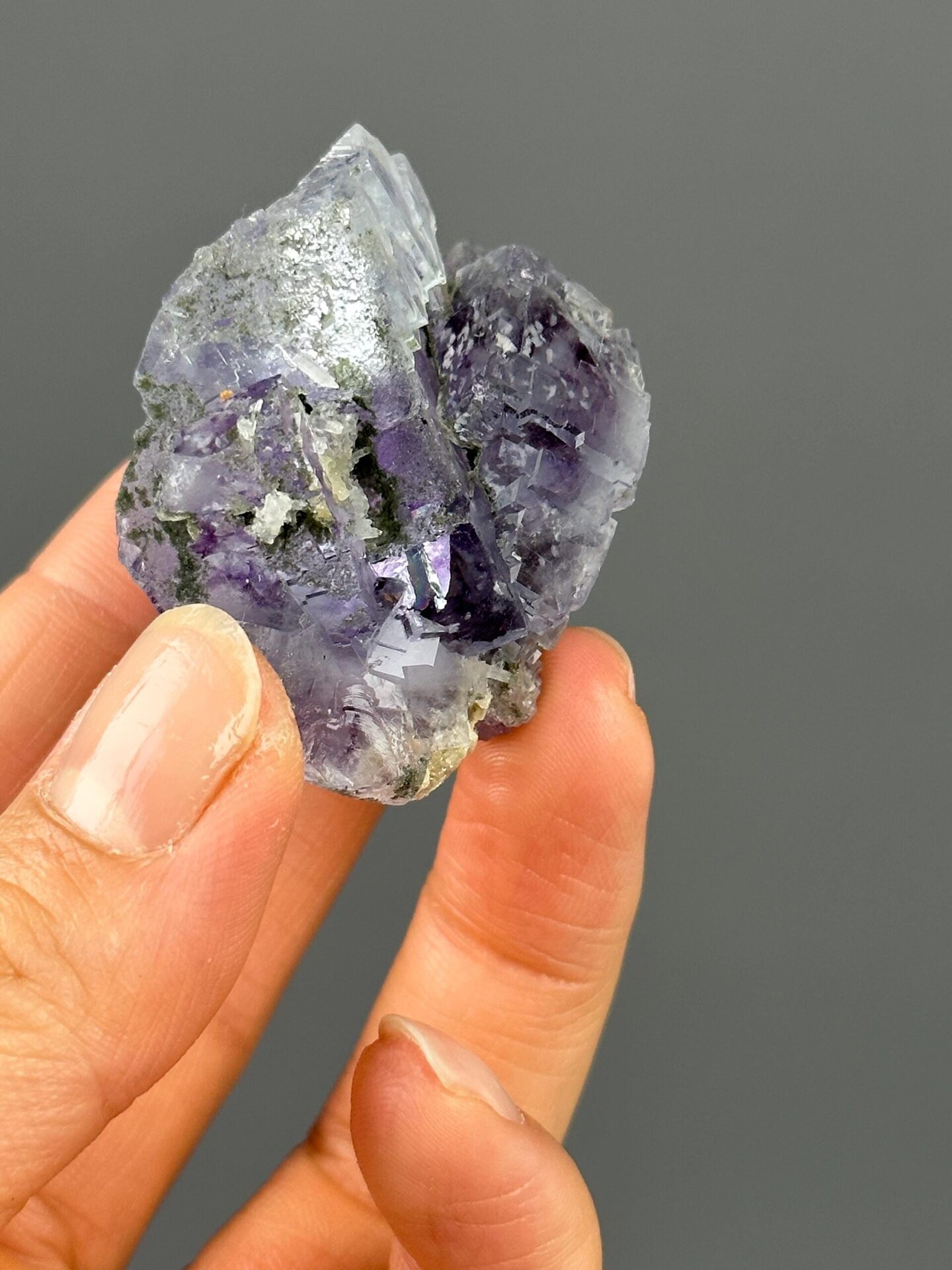 Purple green fluorite color zoning bands