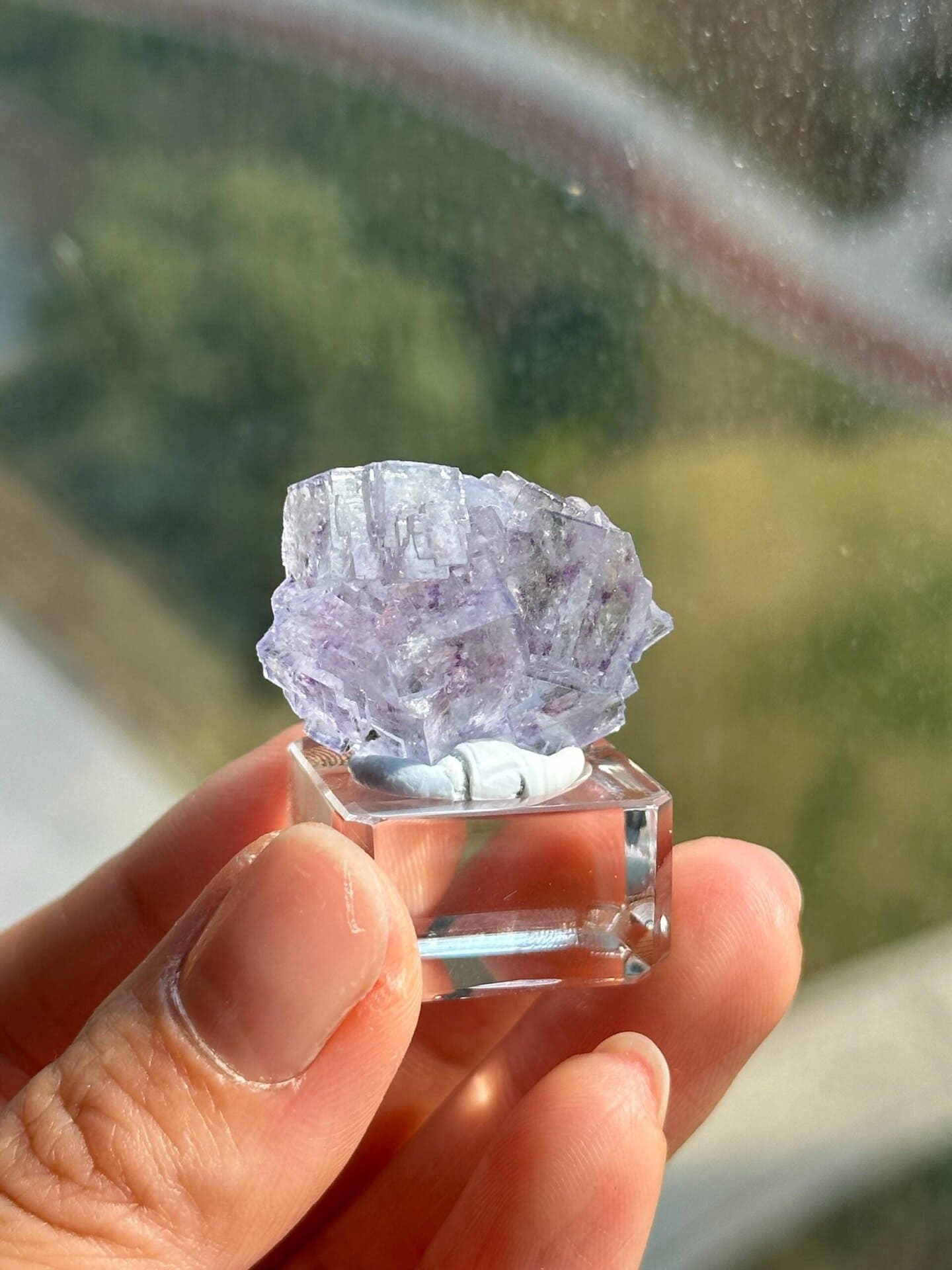 Purple fluorite twin crystal Yaogangxian front view