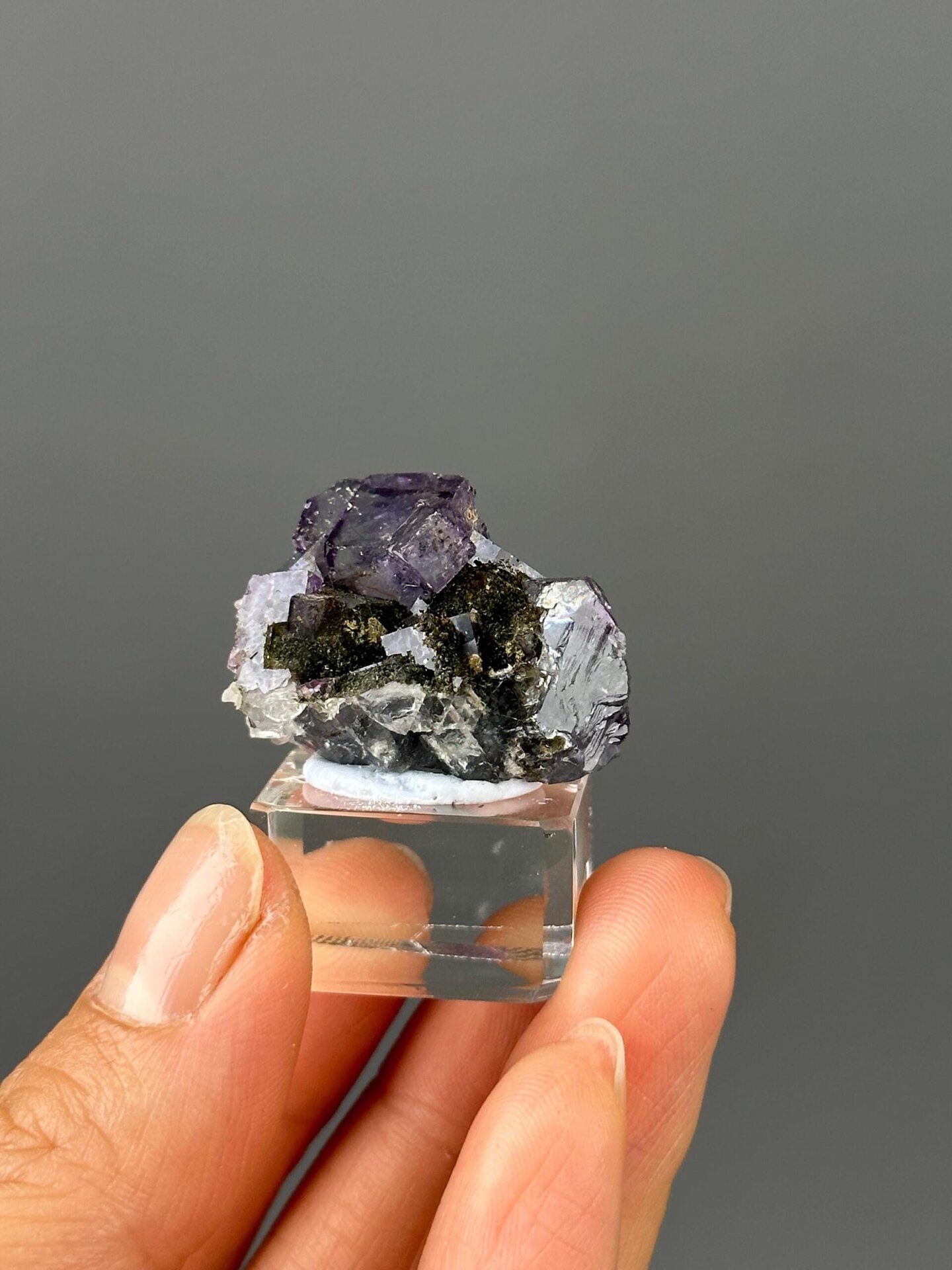 Fluorite epidote side profile Yaogangxian
