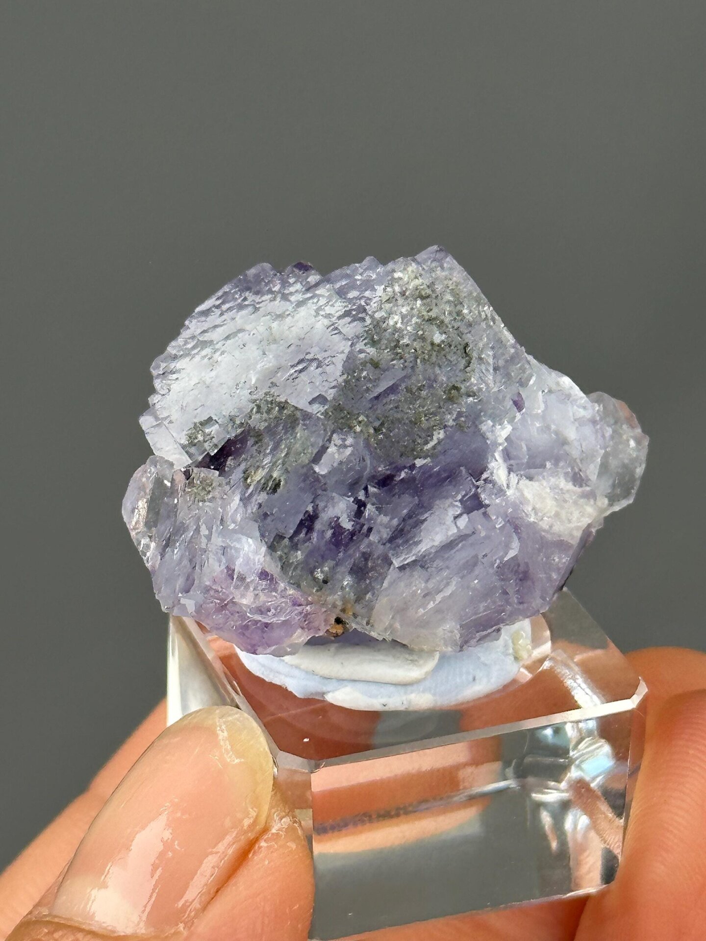 Light purple twin fluorite with rainbow Yaogangxian front view