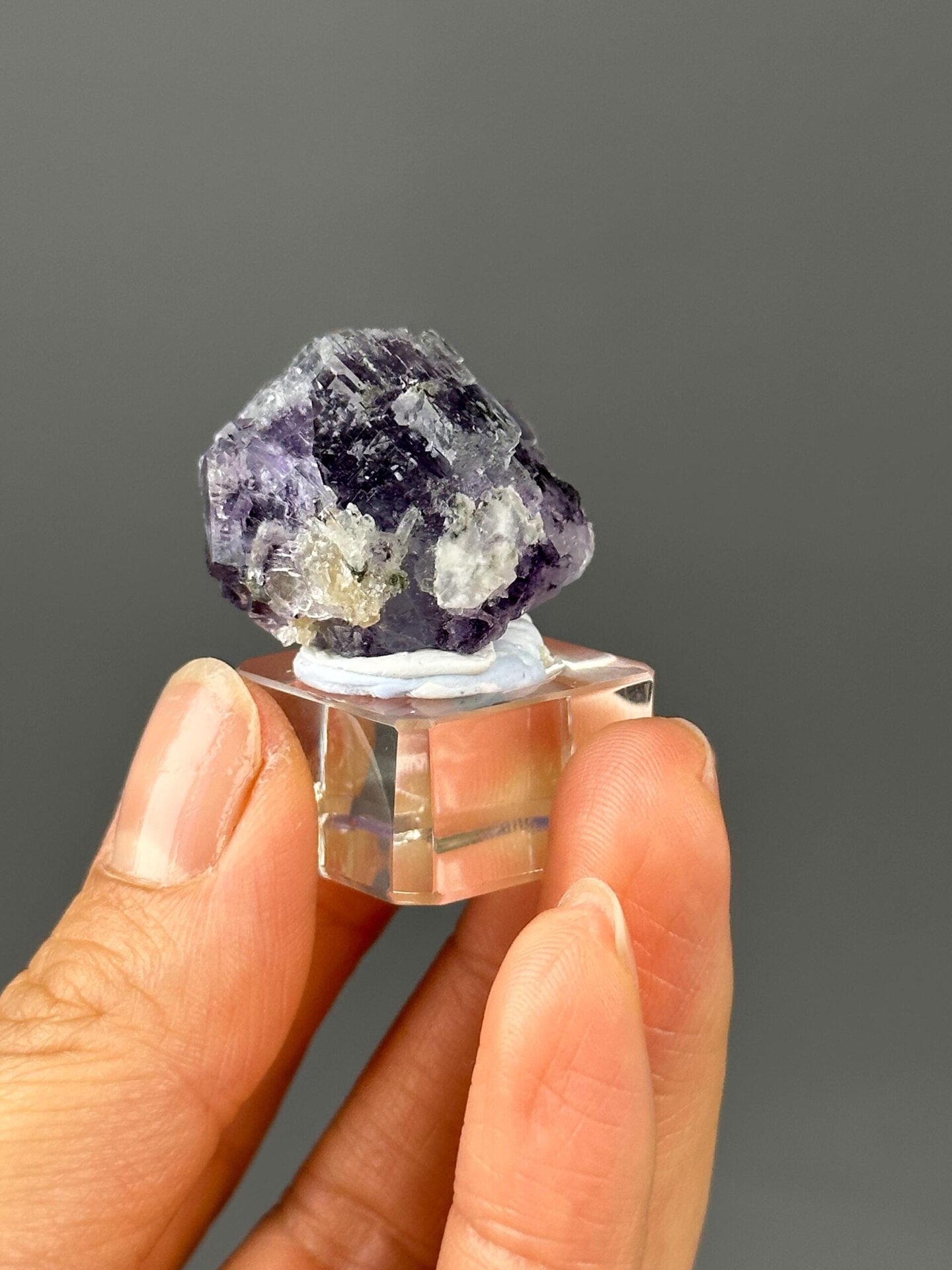 Purple fluorite quartz matrix base