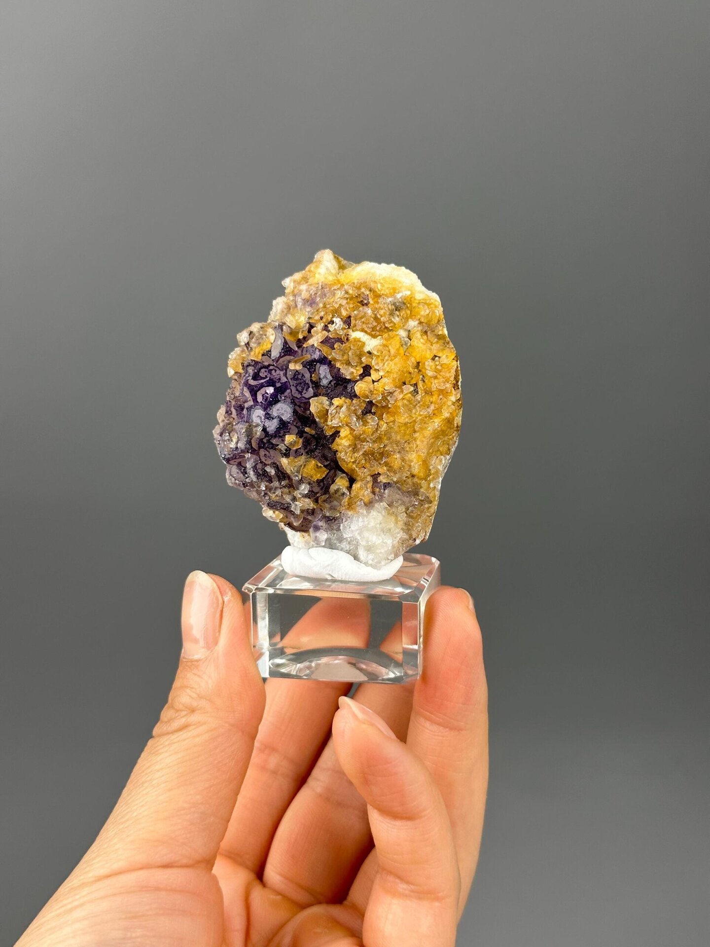 Side view of fluorite calcite combination specimen